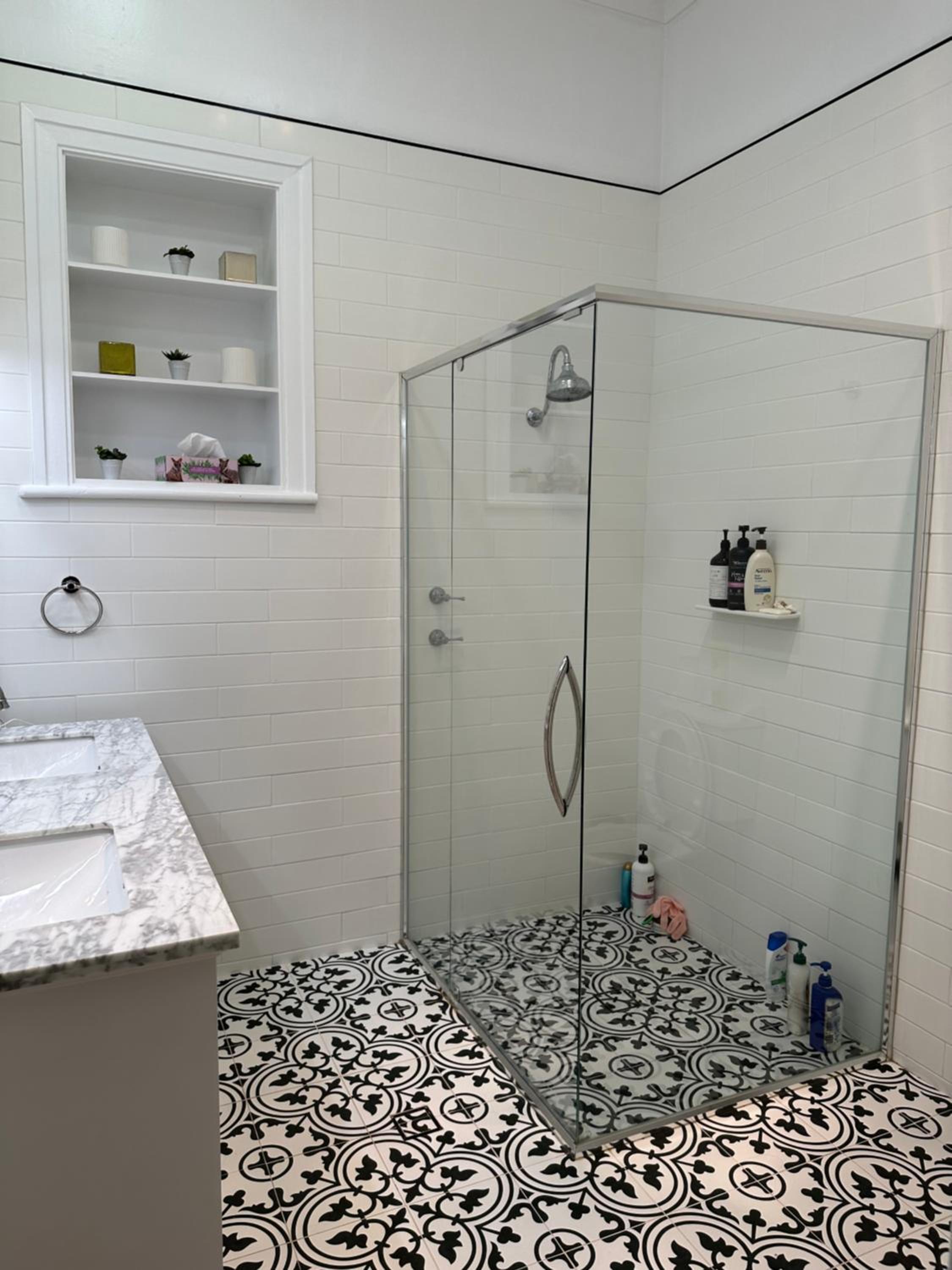 Double Room with Shared Bathroom photo 2