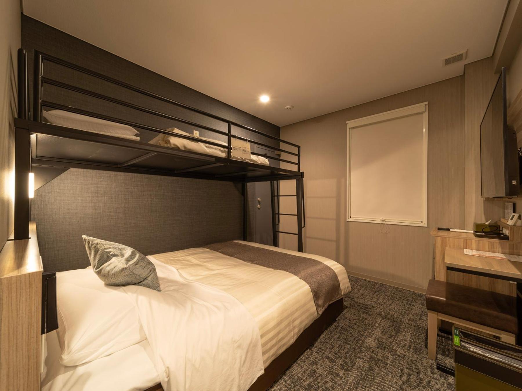 Two Connecting Twin Rooms with Bunk Beds - Non-Smoking photo 3