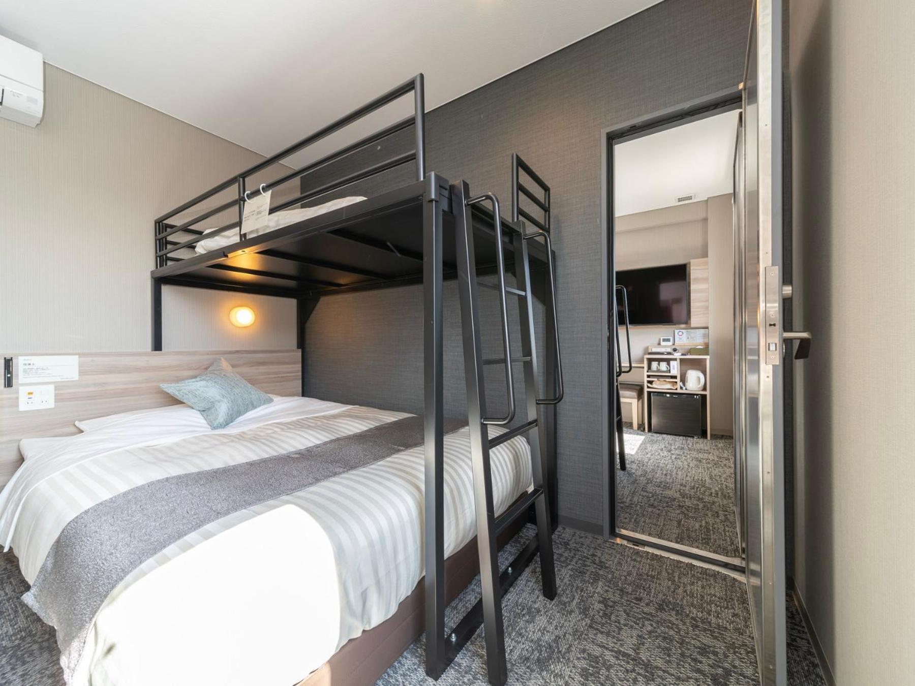 Two Connecting Twin Rooms with Bunk Beds - Non-Smoking photo 1