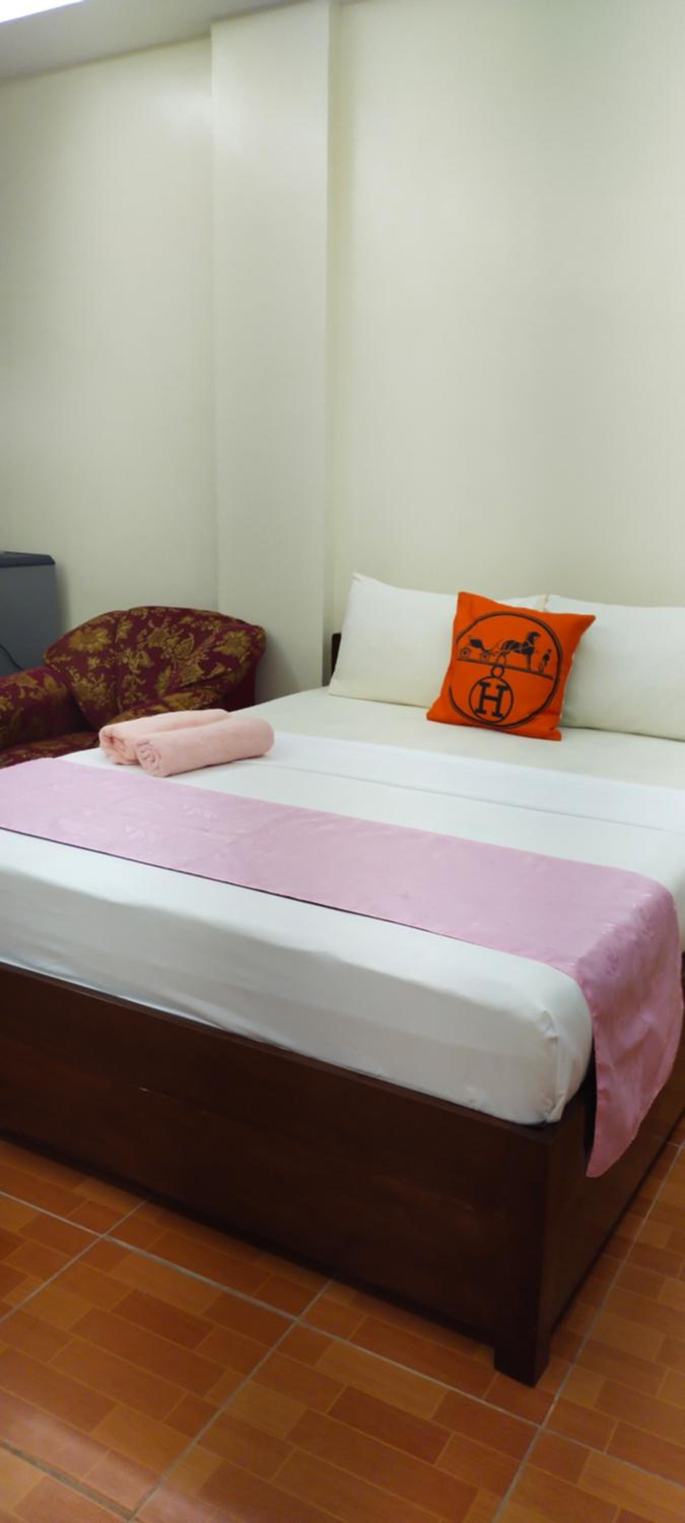 Budget Double Room - Photo 3