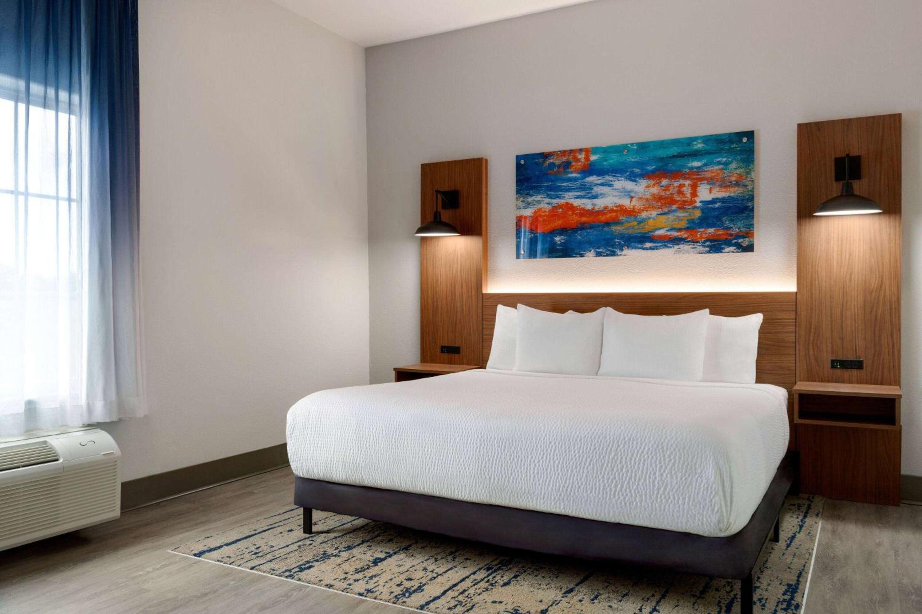 One-Bedroom King Suite - Mobility Accessible/Non-Smoking photo 1
