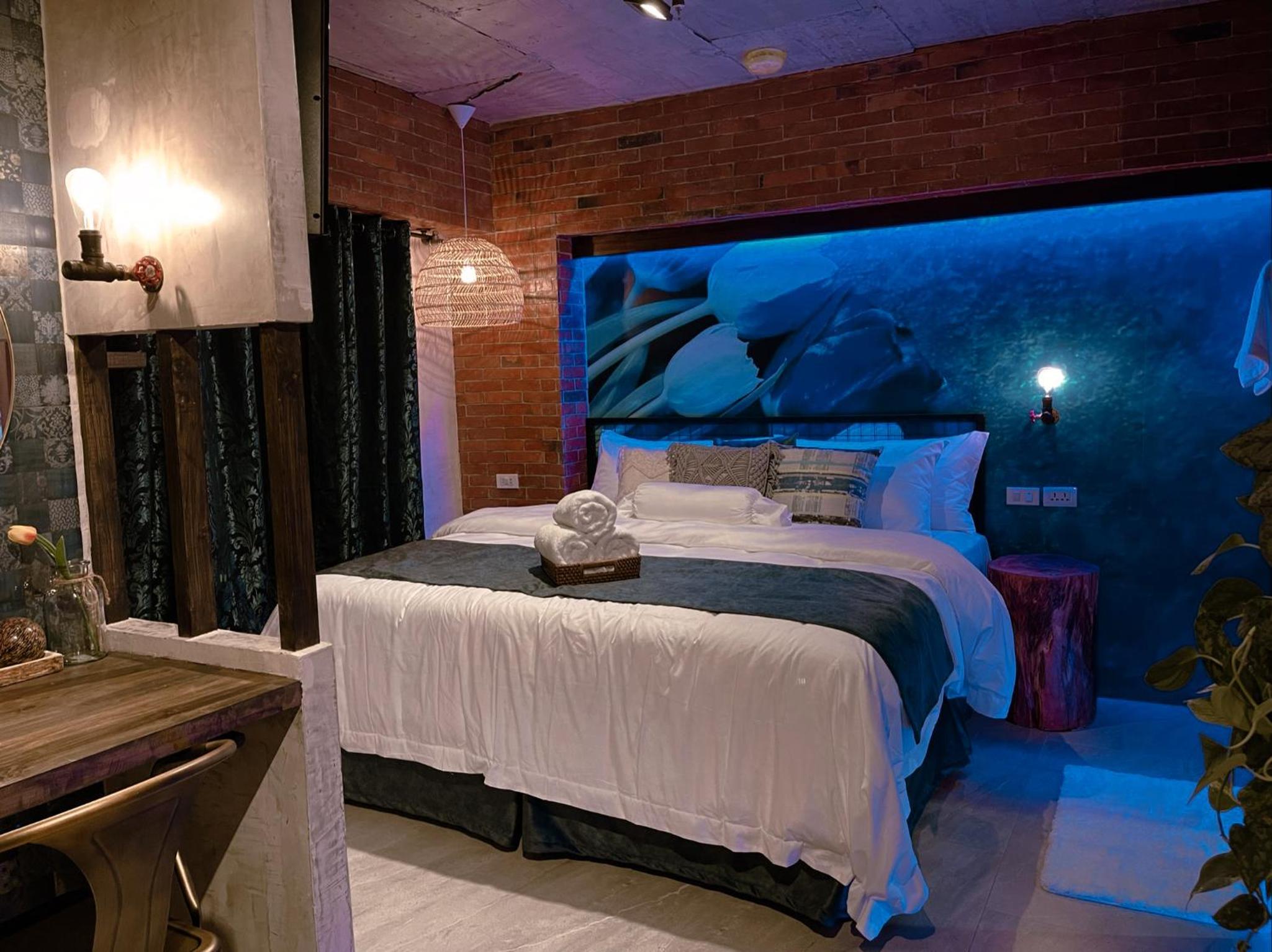 King Studio with Sofa Bed - Photo 5