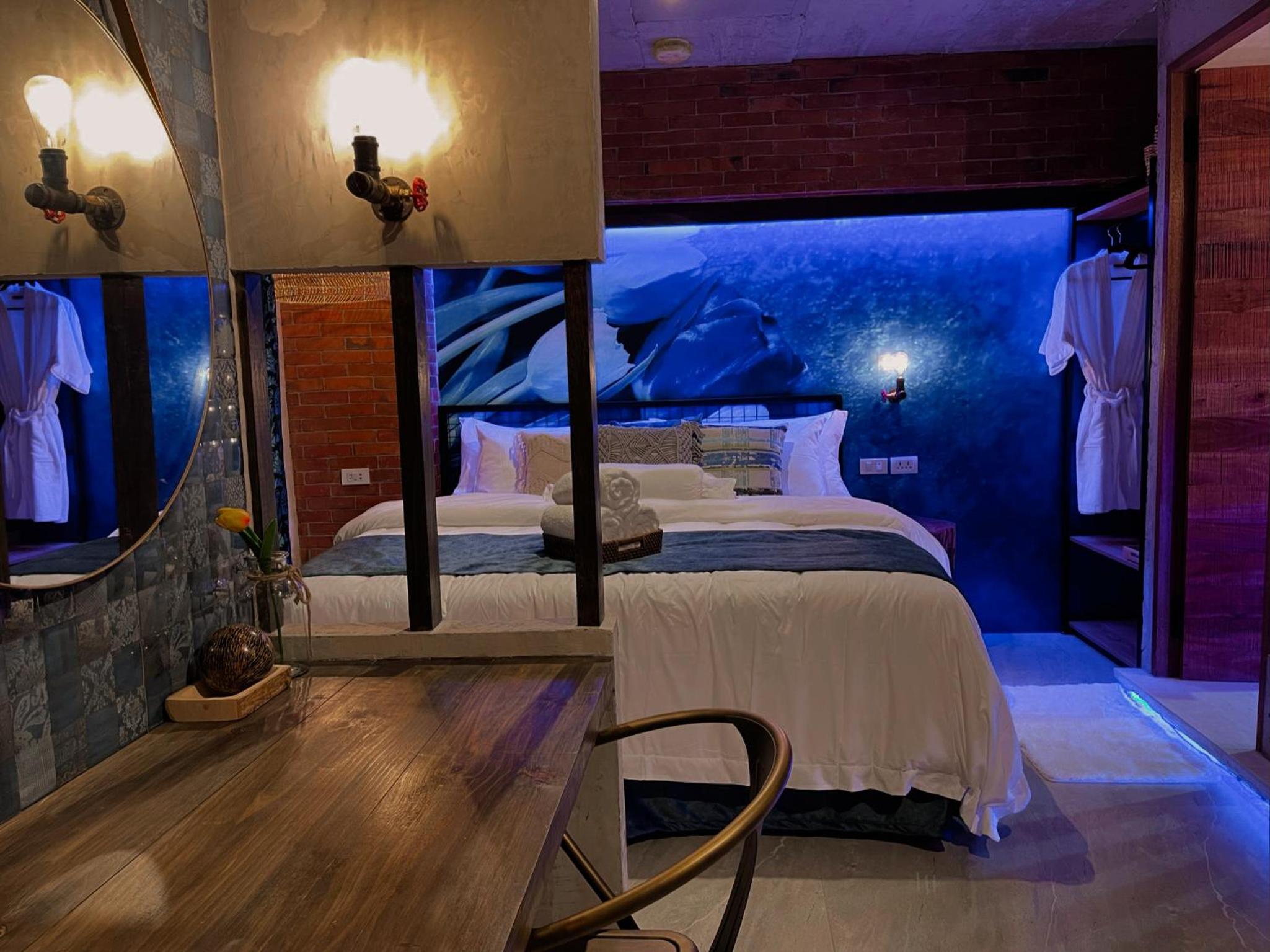King Studio with Sofa Bed - Photo 4