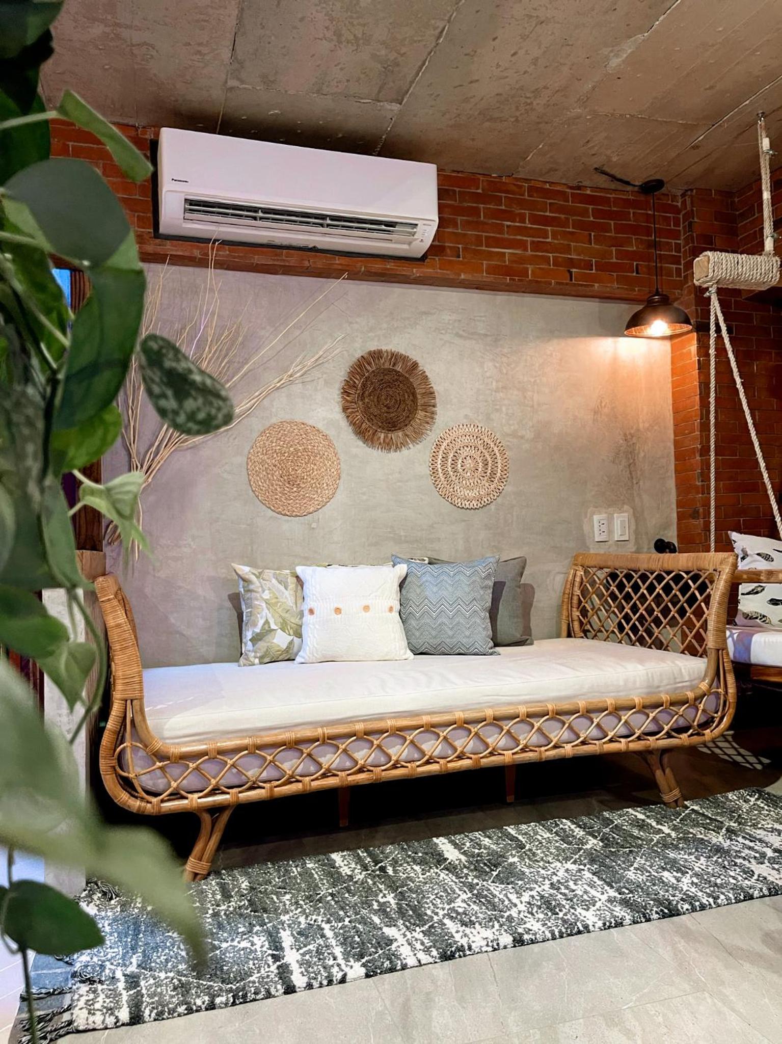 King Studio with Sofa Bed - Photo 13
