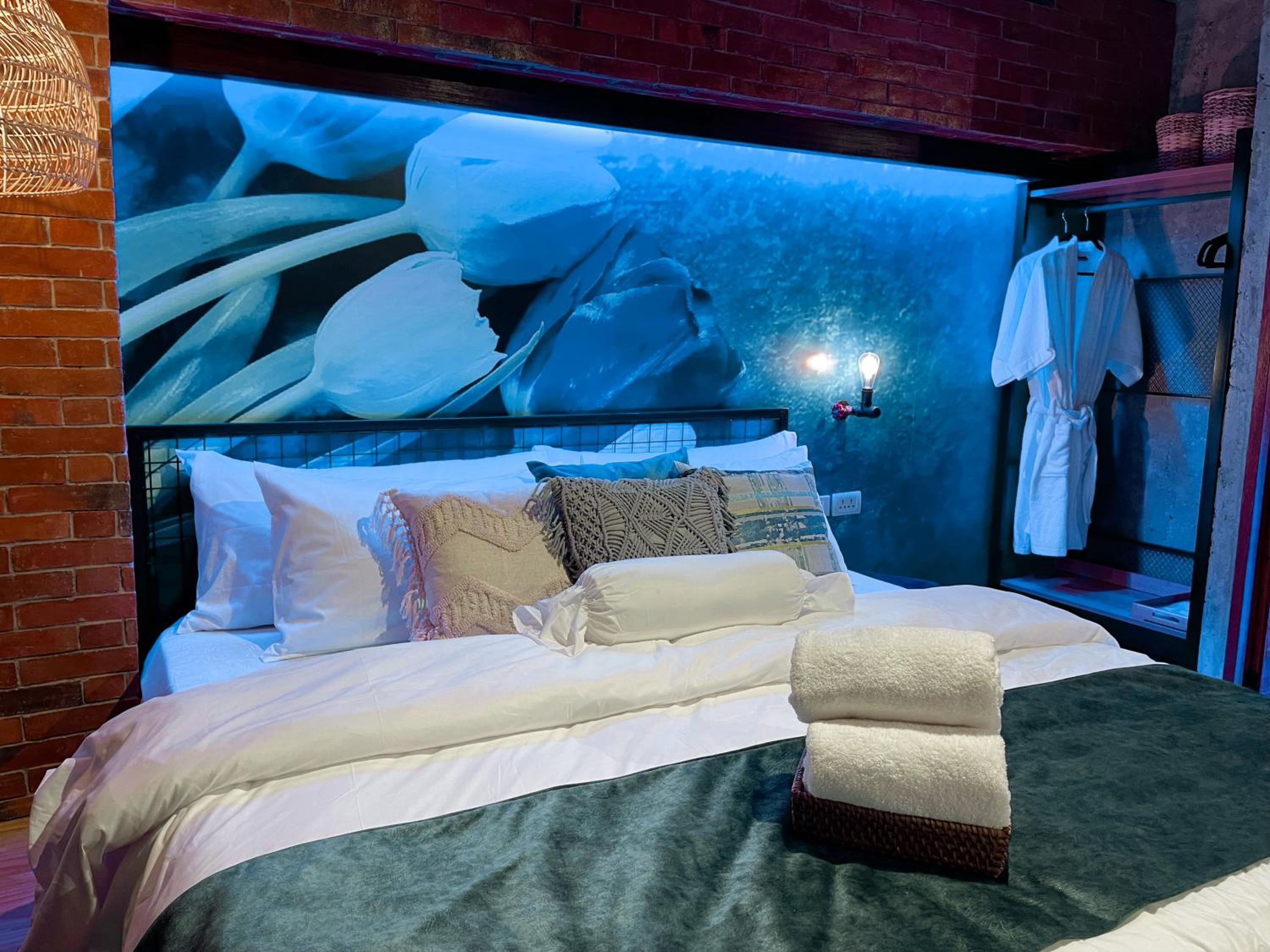 King Studio with Sofa Bed - Photo 34