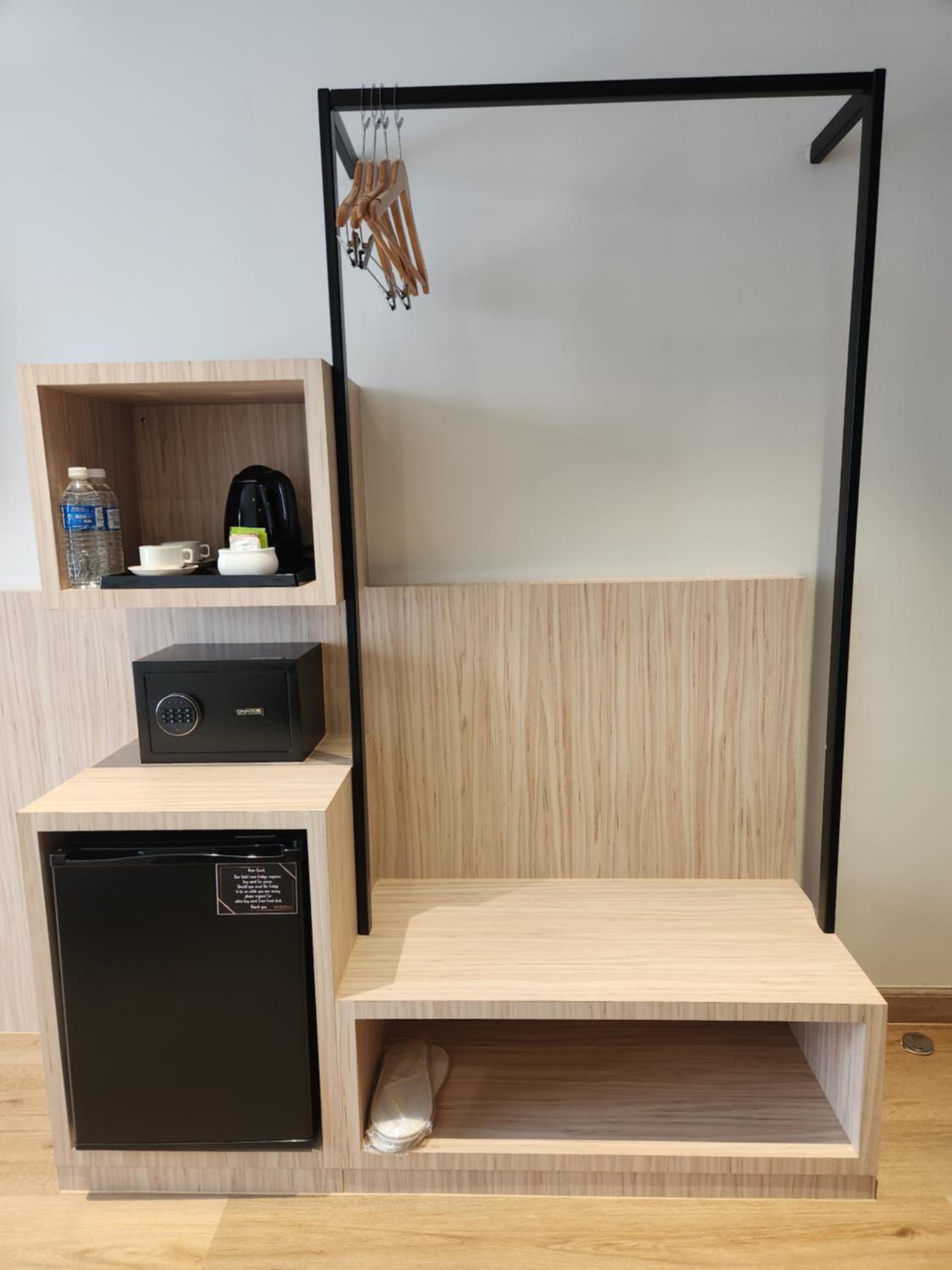 Standard Twin Room - Photo 3