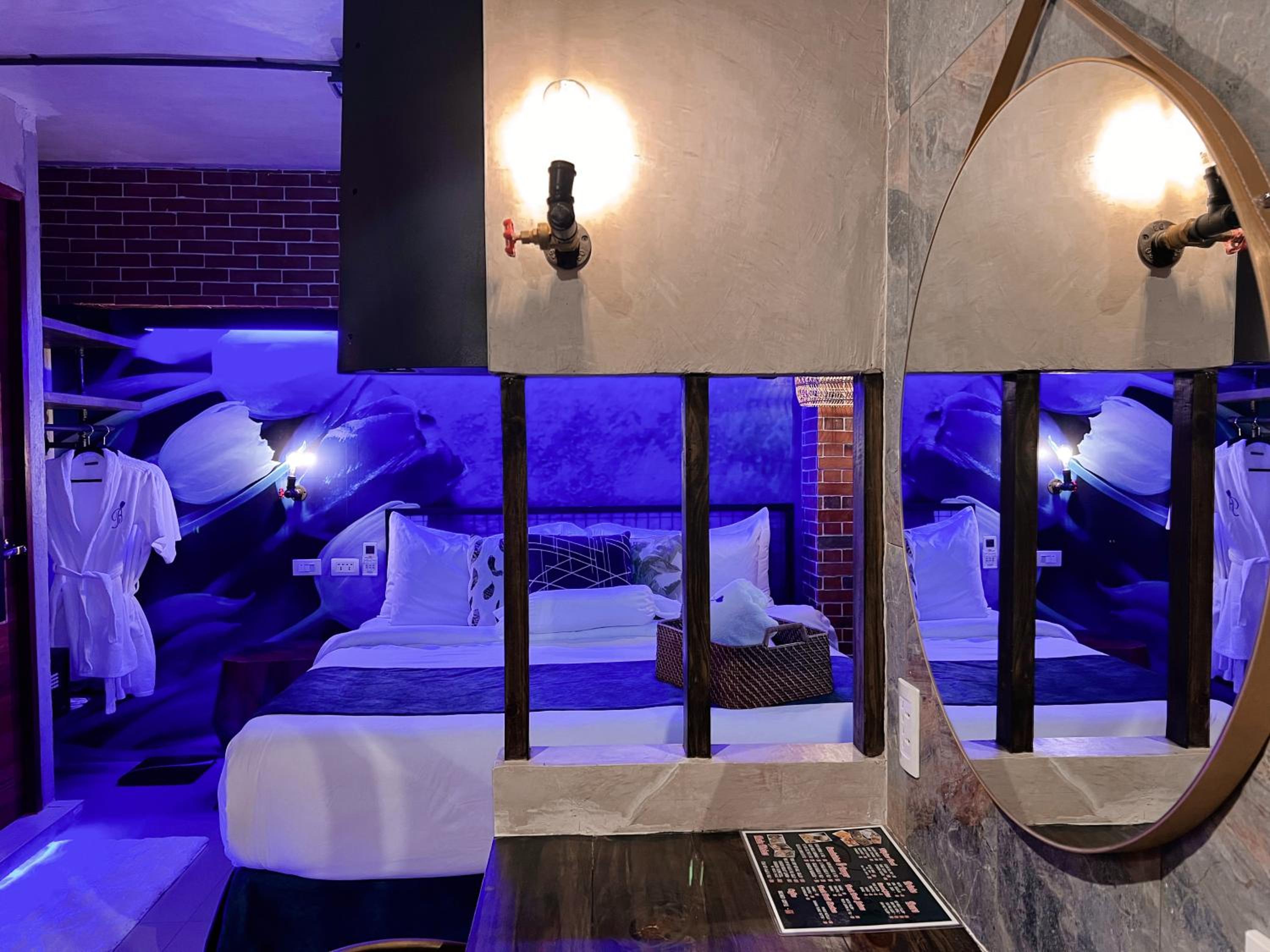 Studio with Spa Bath - Photo 5