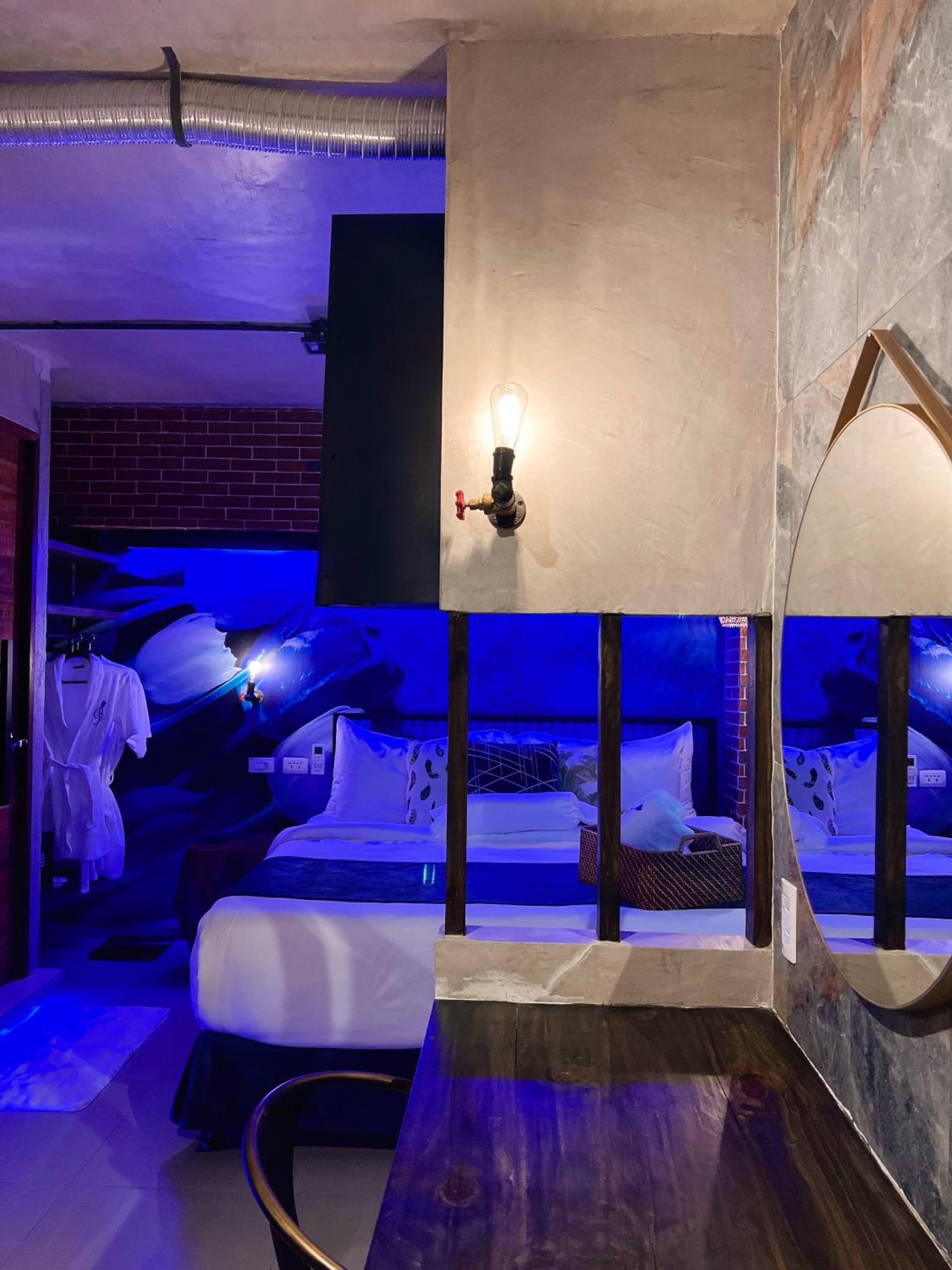 Studio with Spa Bath - Photo 15