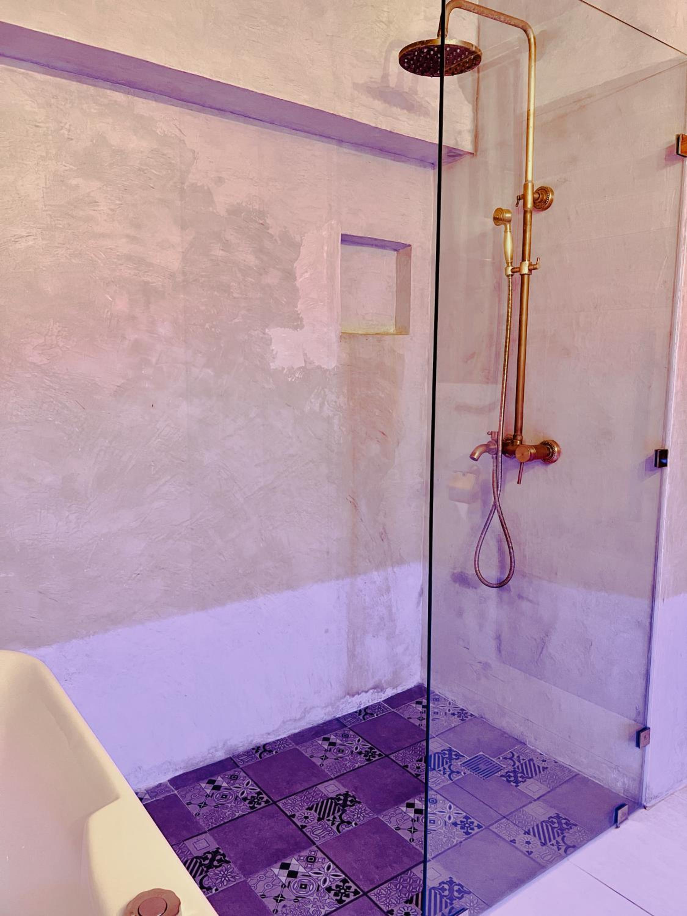 Studio with Spa Bath - Photo 12