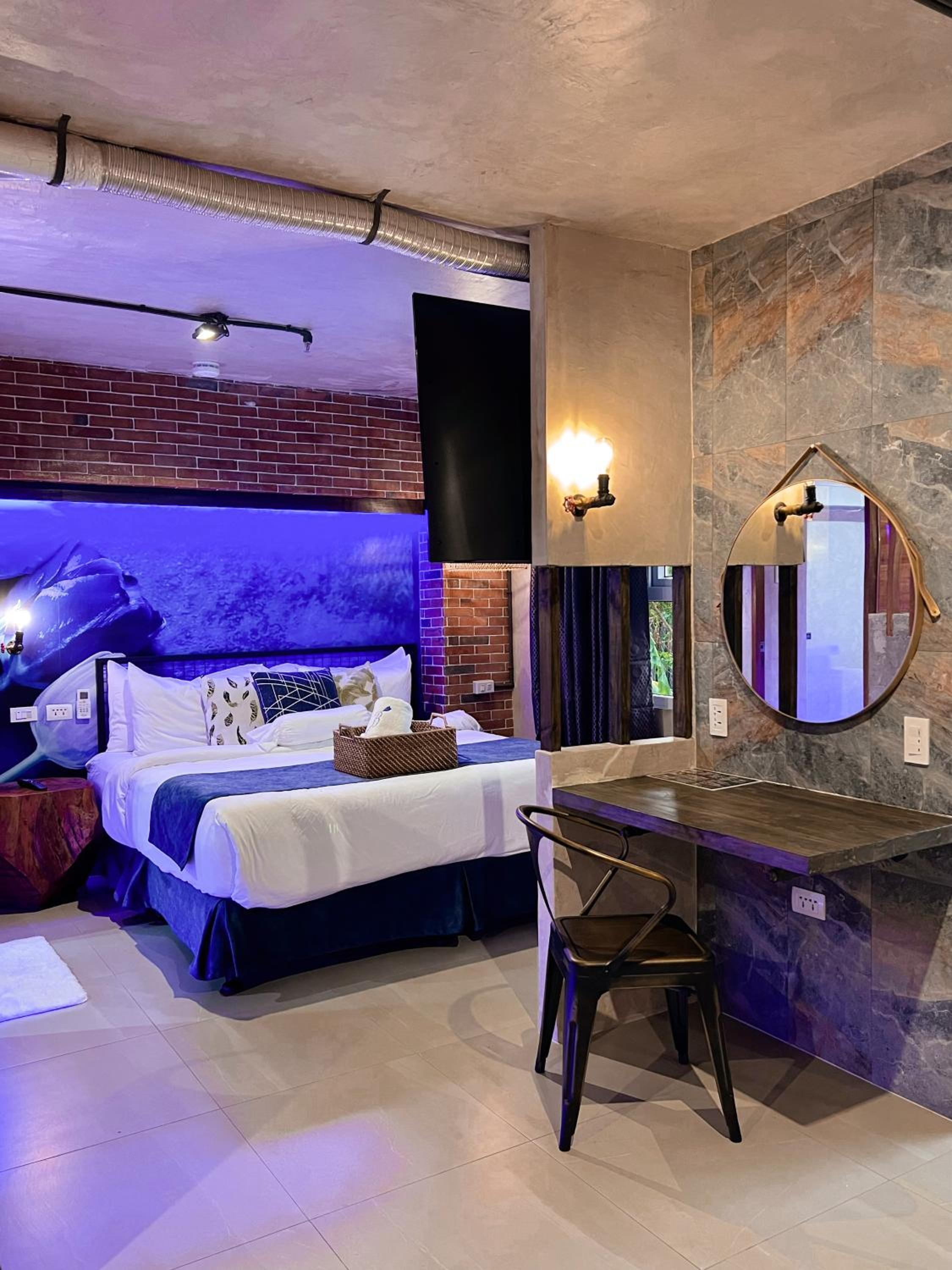 Studio with Spa Bath - Photo 28