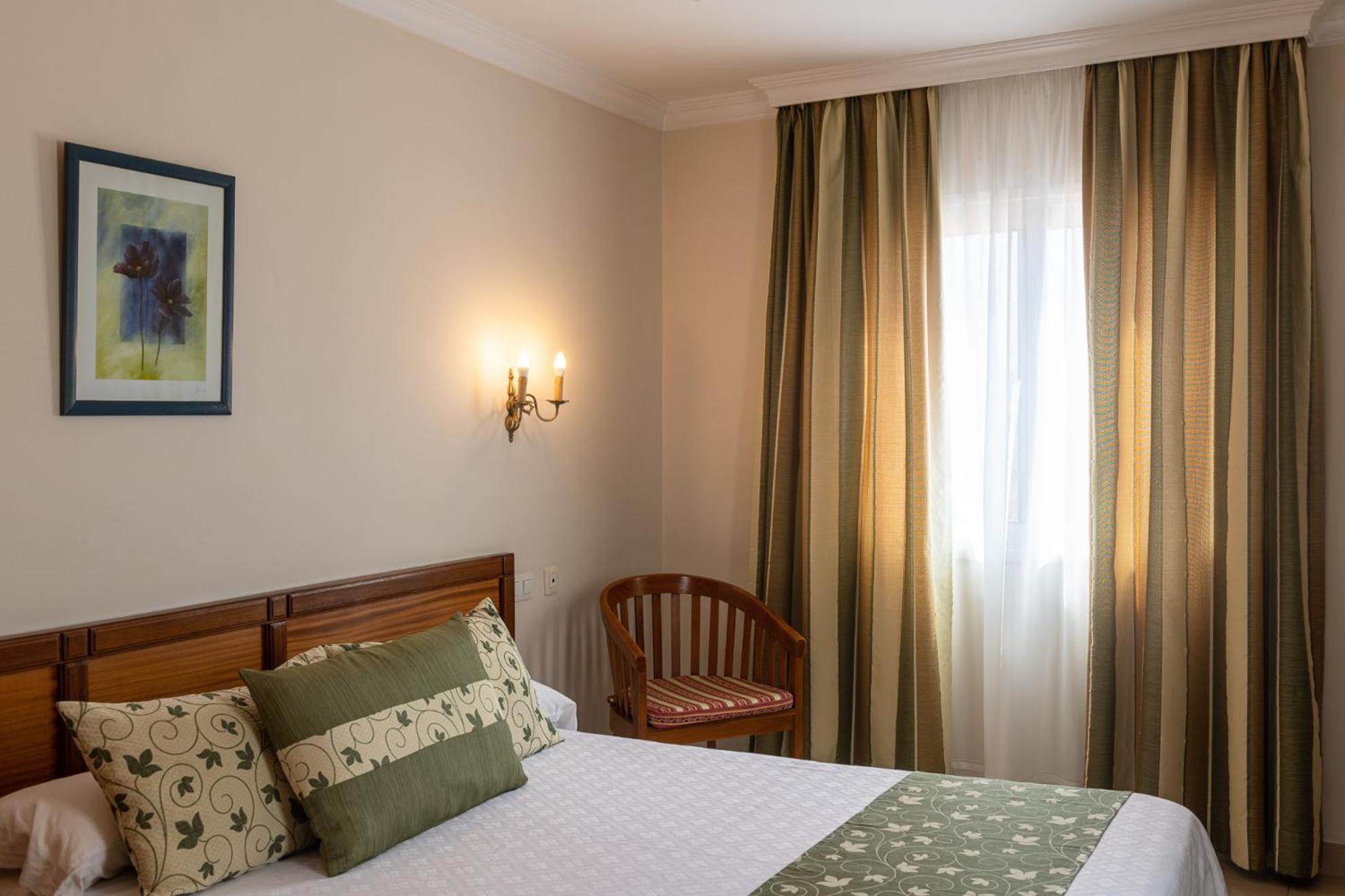 Double or Twin Room - Photo 1