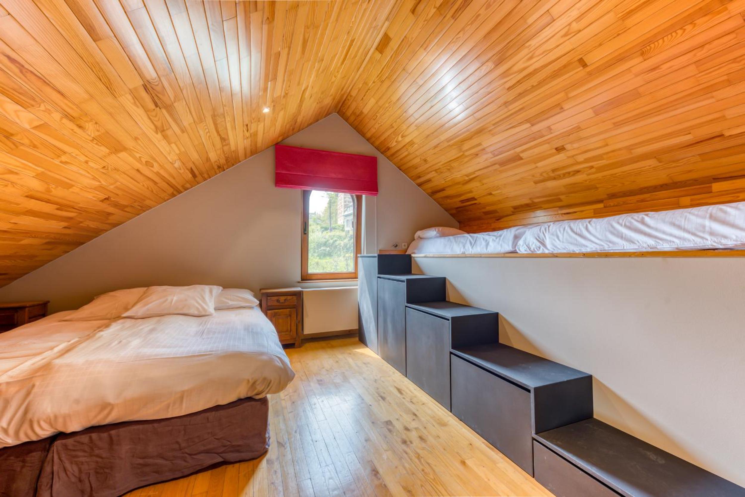 Three-Bedroom House photo 3
