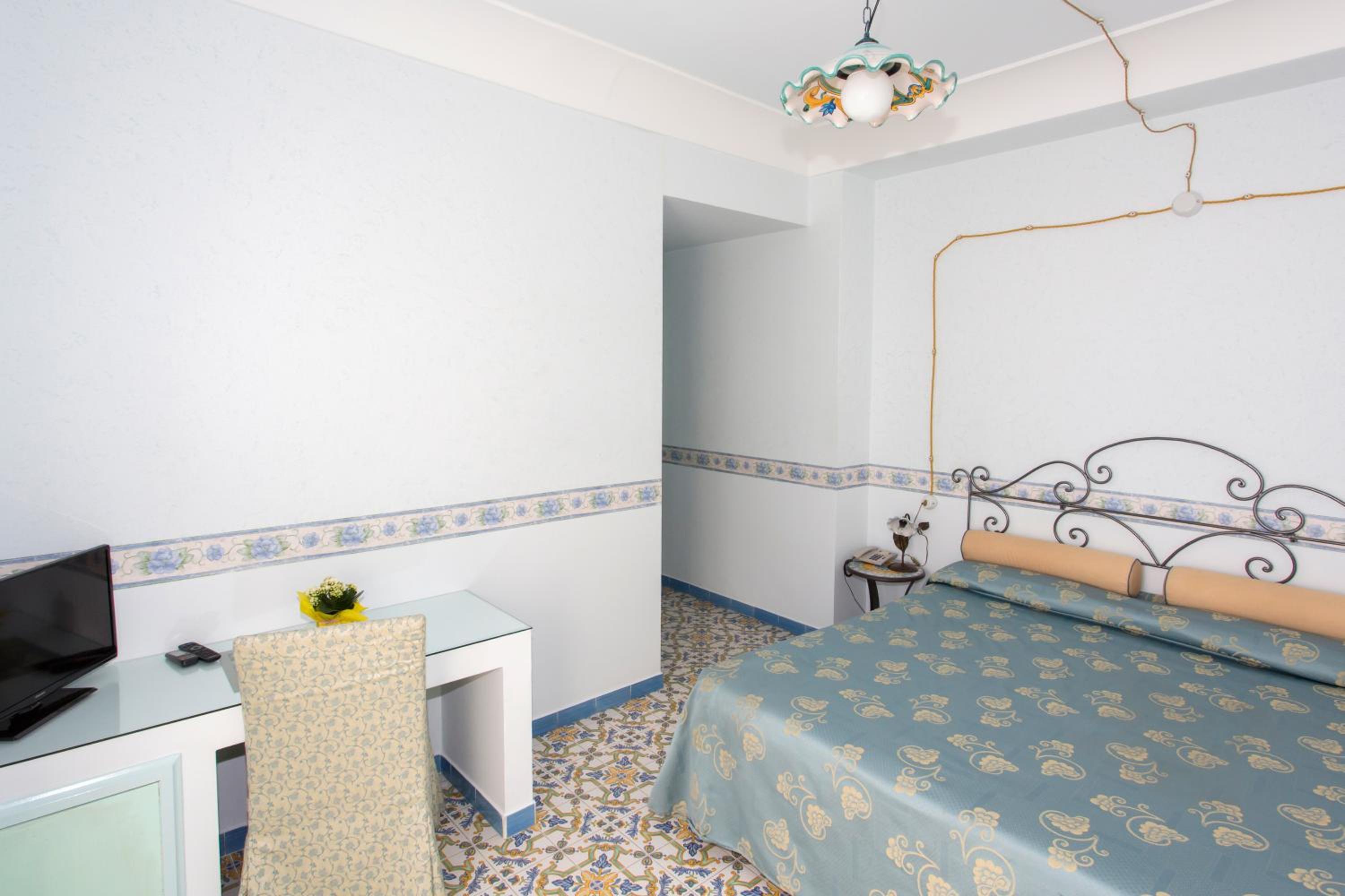 Double Room with Sea View photo 2