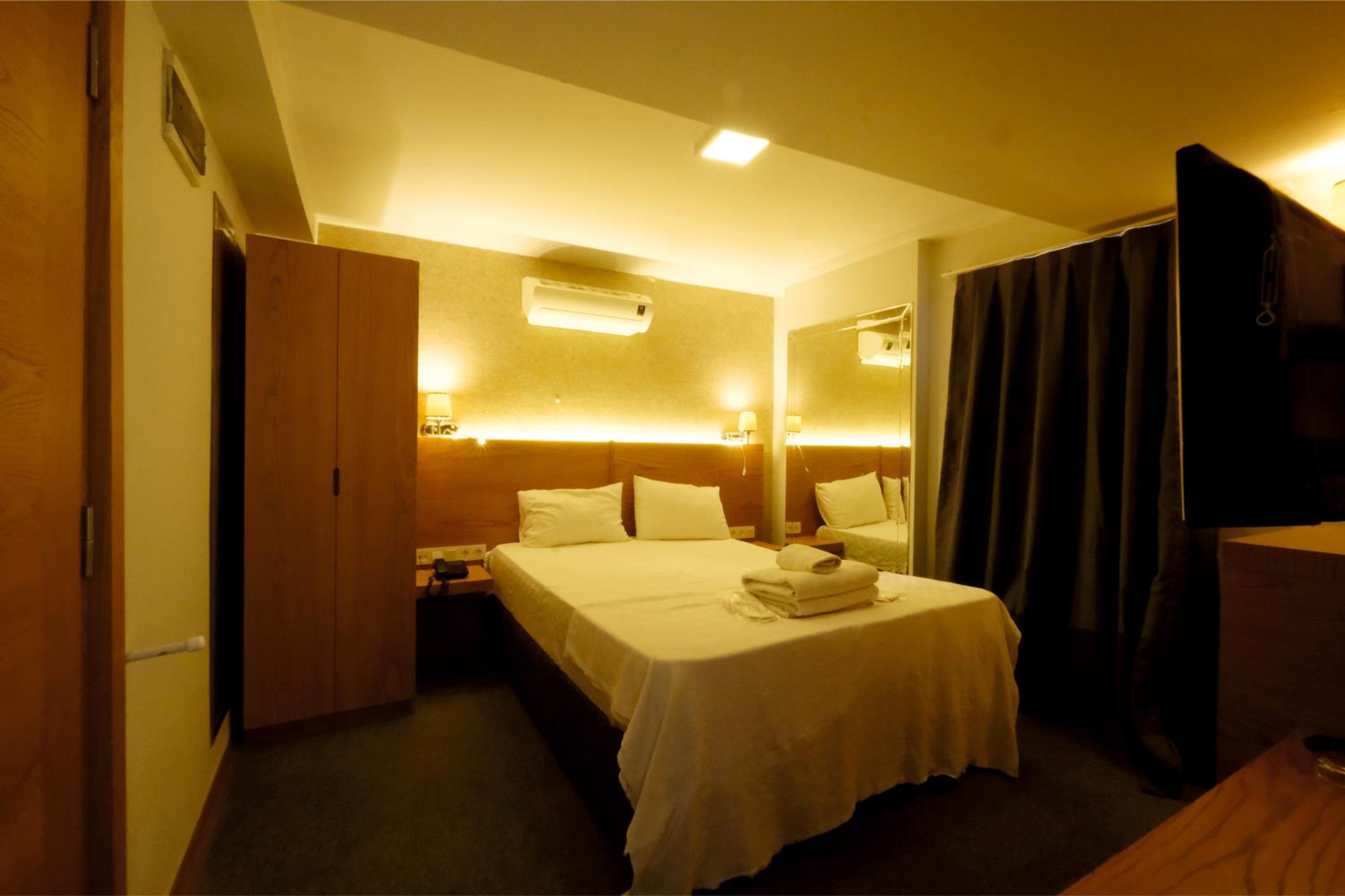 Economy Double Room - Photo 4
