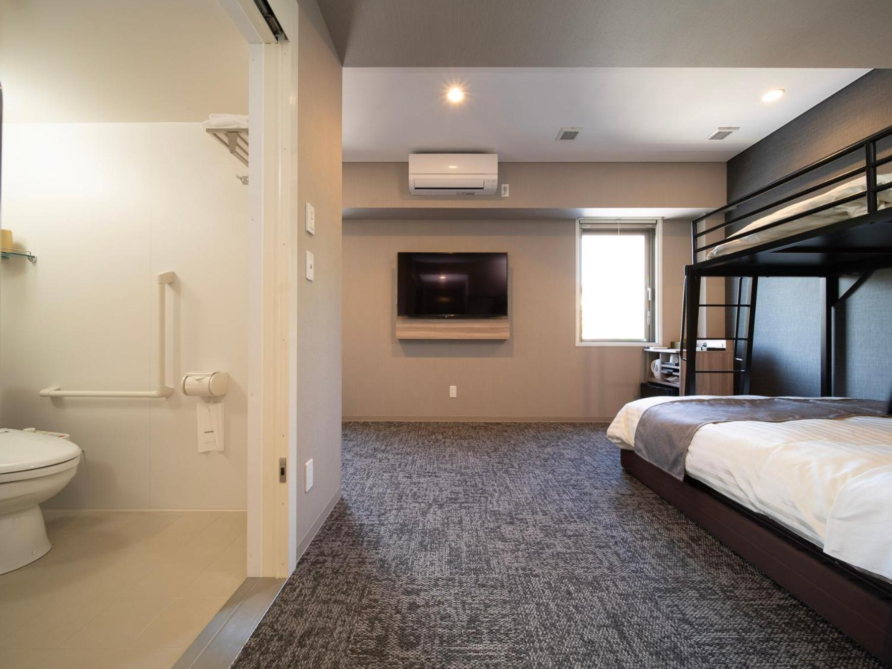 Standard Quadruple Room With Bunk Bed - Non-Smoking photo 1
