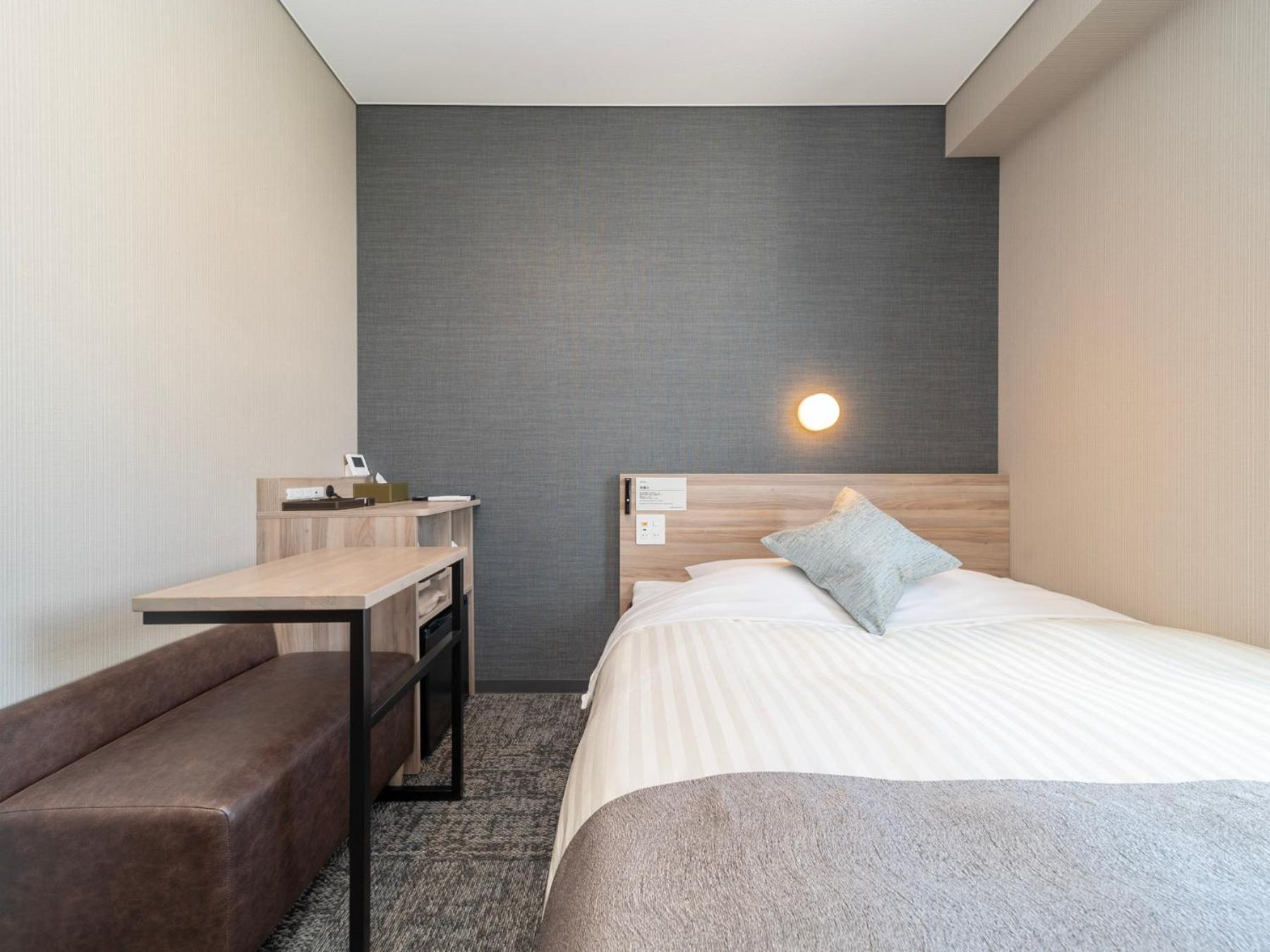 Adjyoining Room((No choice of bed and room preference)Non-Smoking