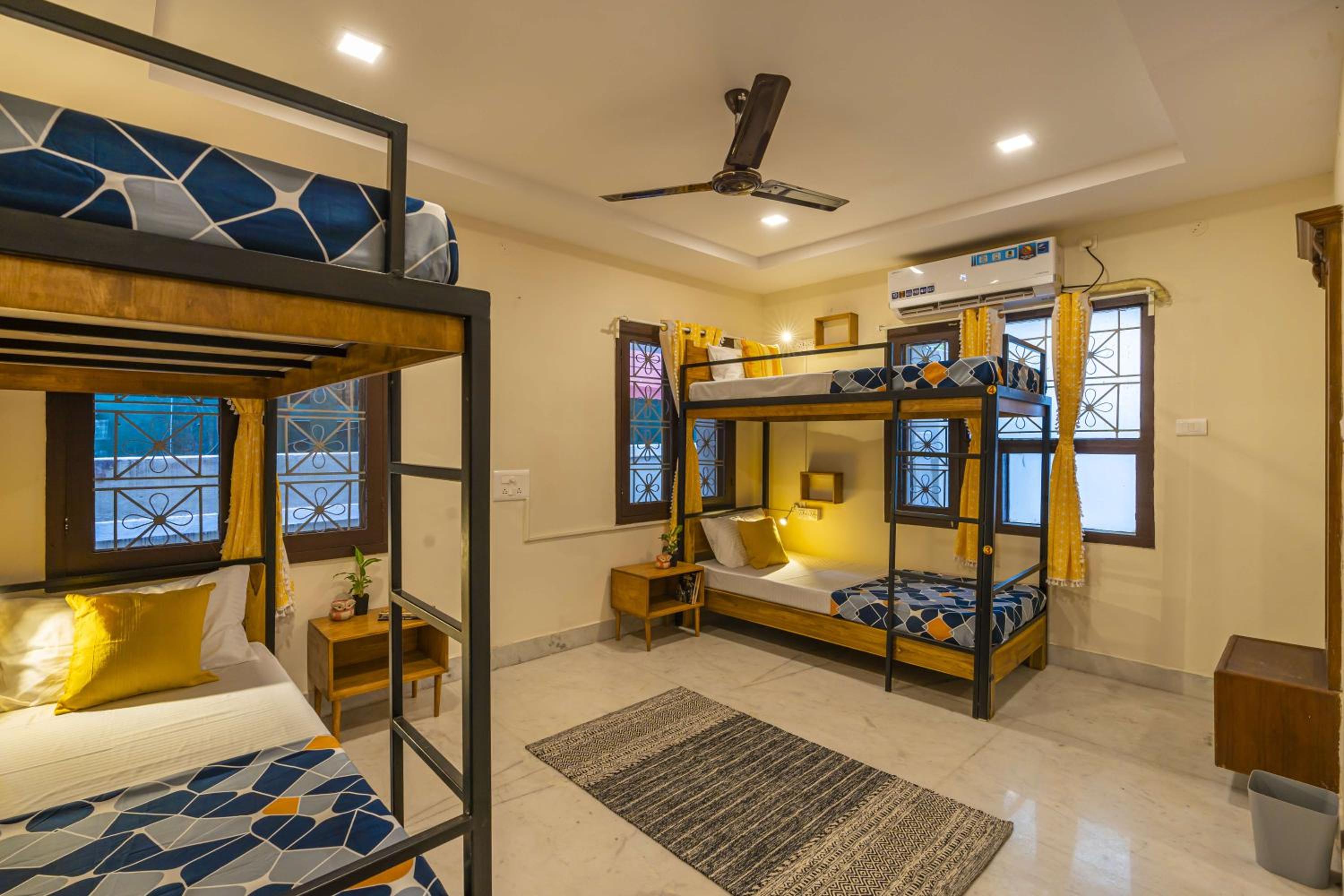 Bed in 4-Bed Deluxe Female Dormitory Room photo 1