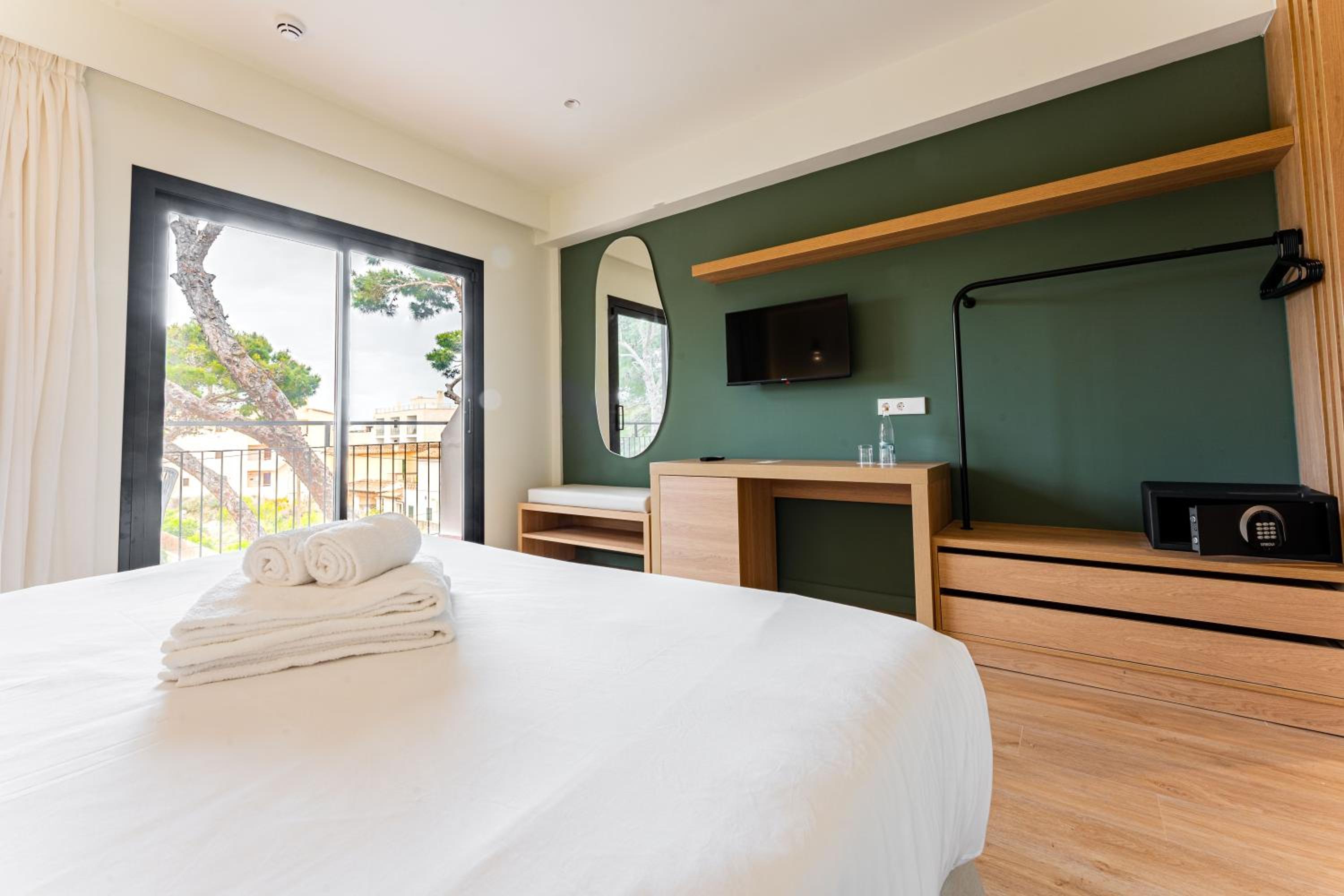 Twin Room with Terrace - Photo 5