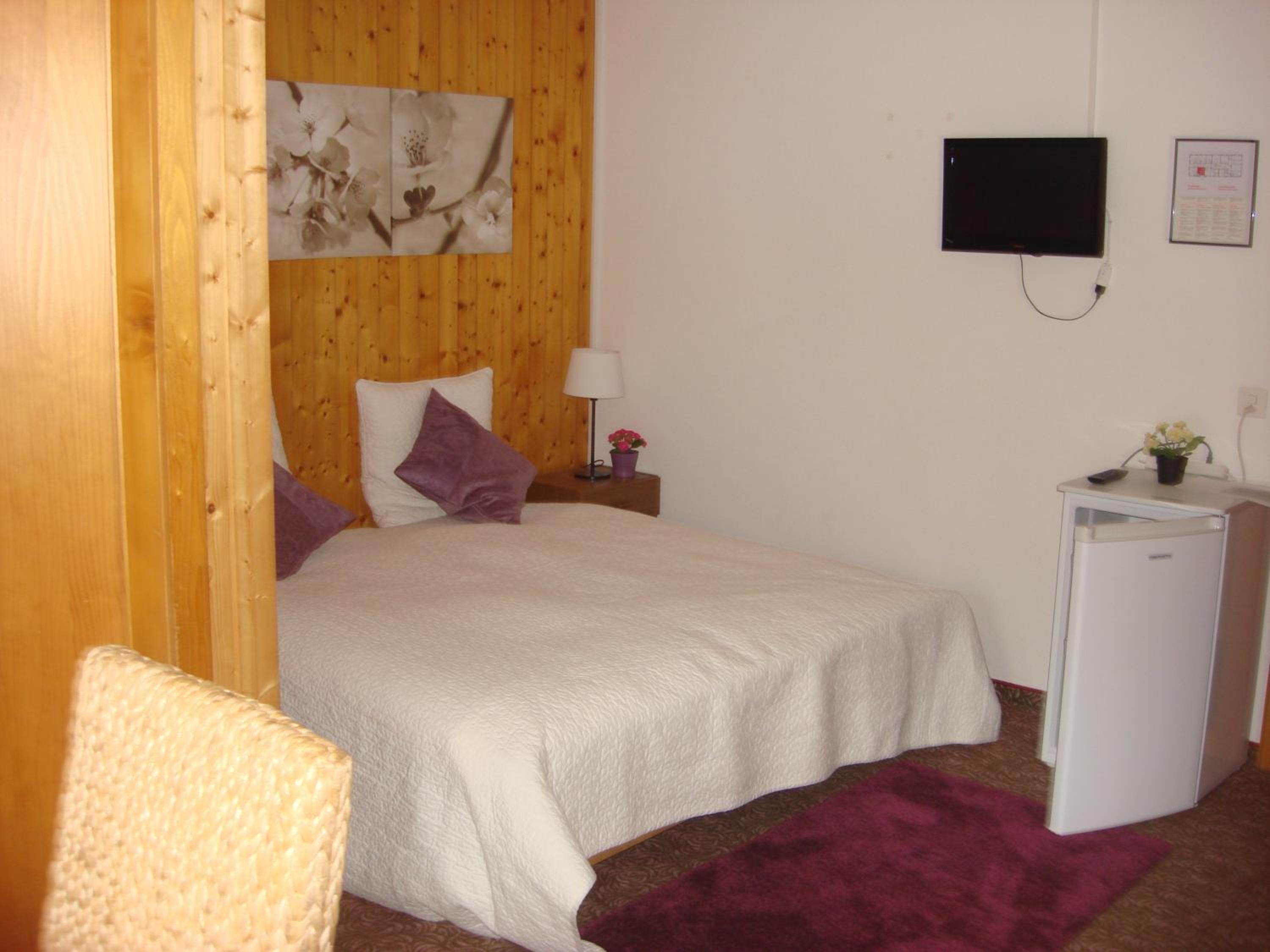 Double Room - Photo 11