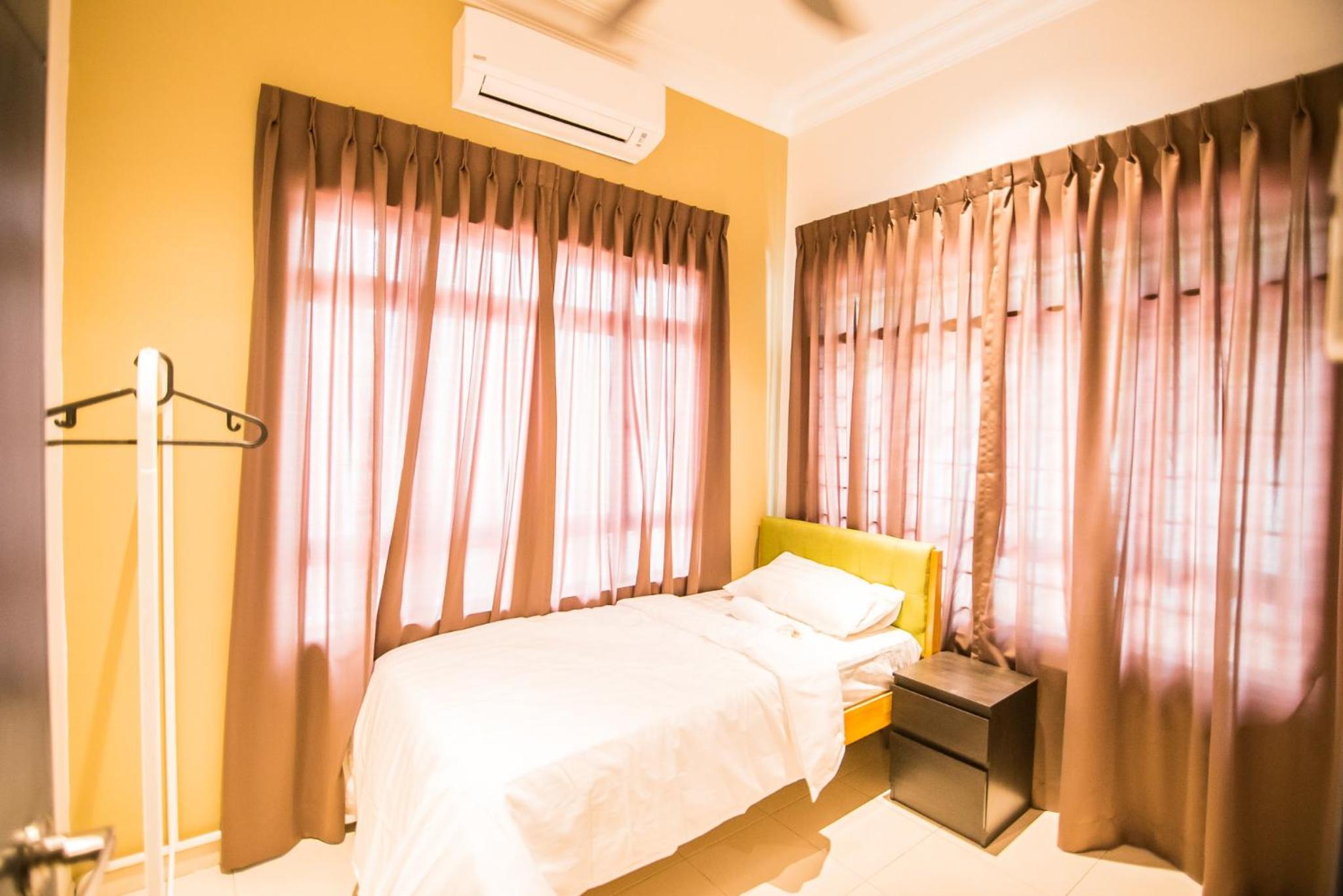 MALACCA MODERN RESIDENCCE - Photo 1