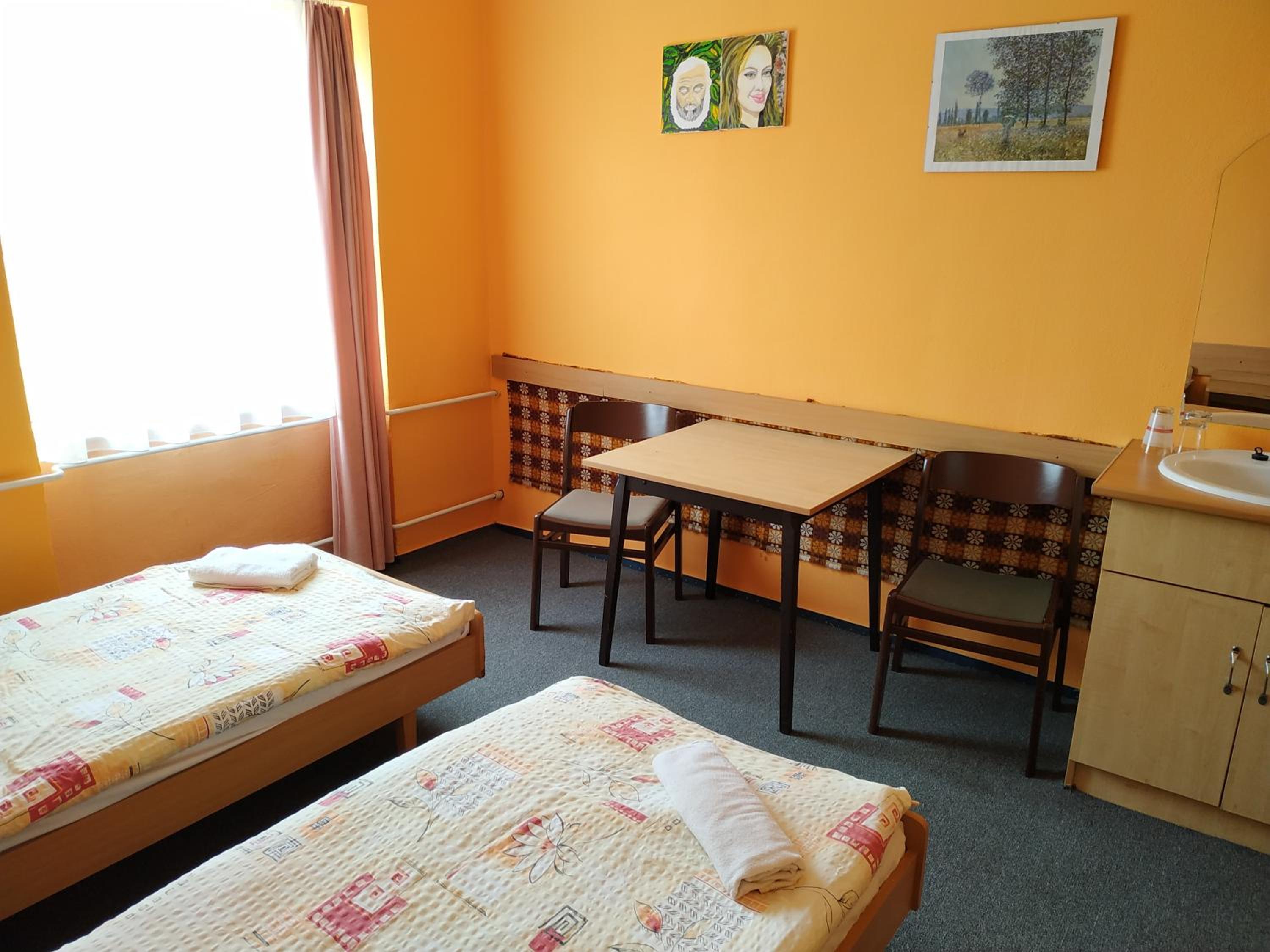 Economy Triple Room with Shared Bathroom photo 1