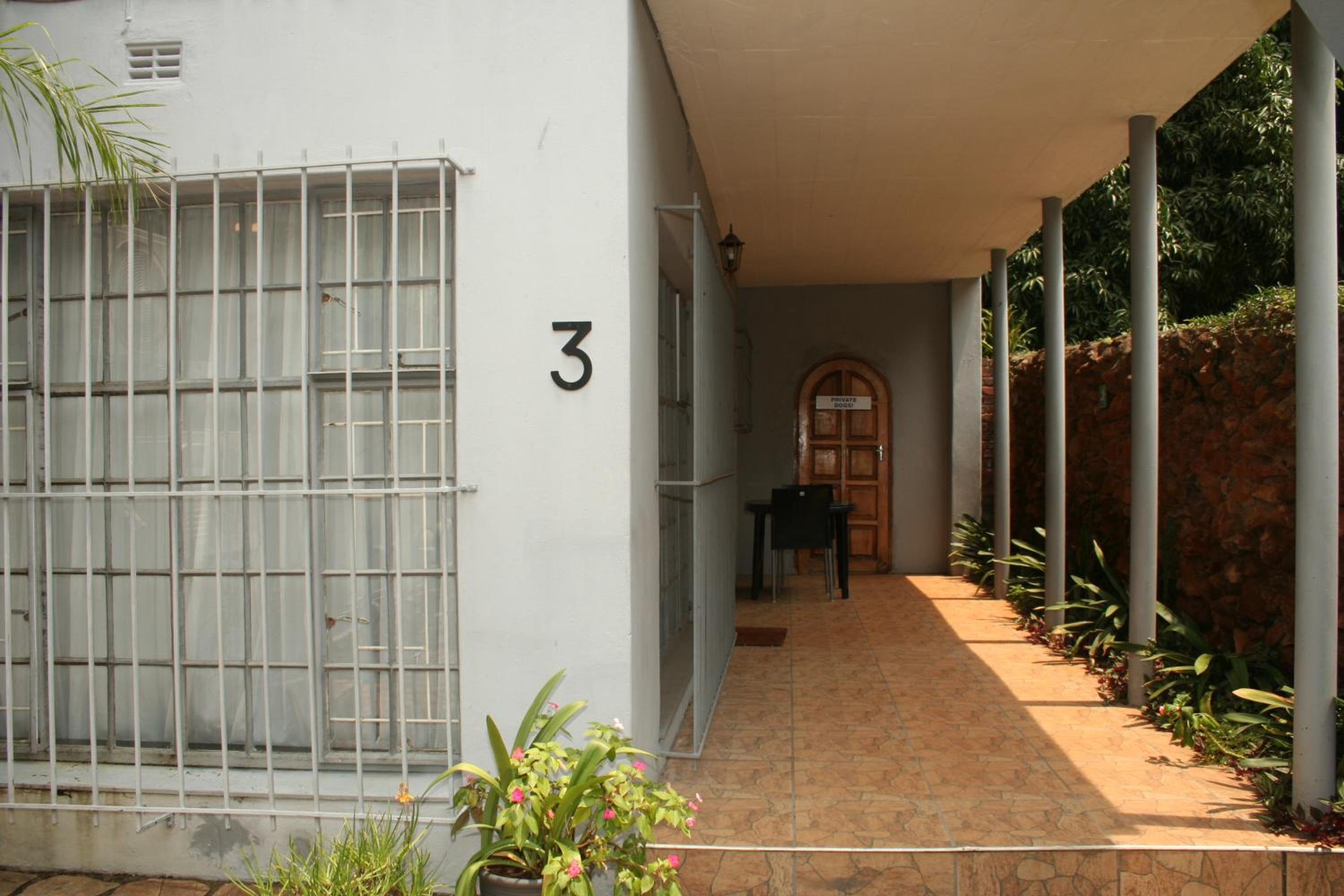 Deluxe Double Room with Shower - Photo 7