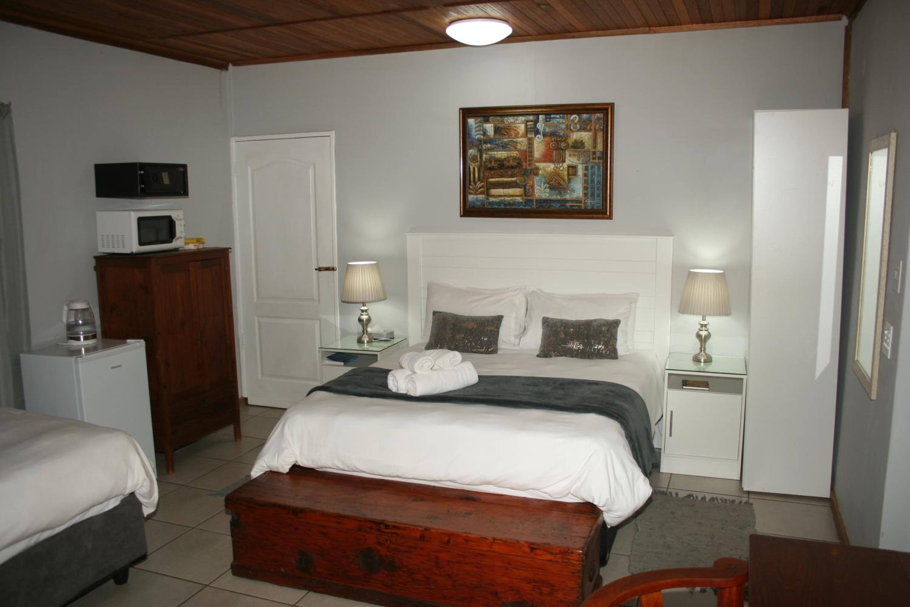Deluxe Double Room with Shower - Photo 2