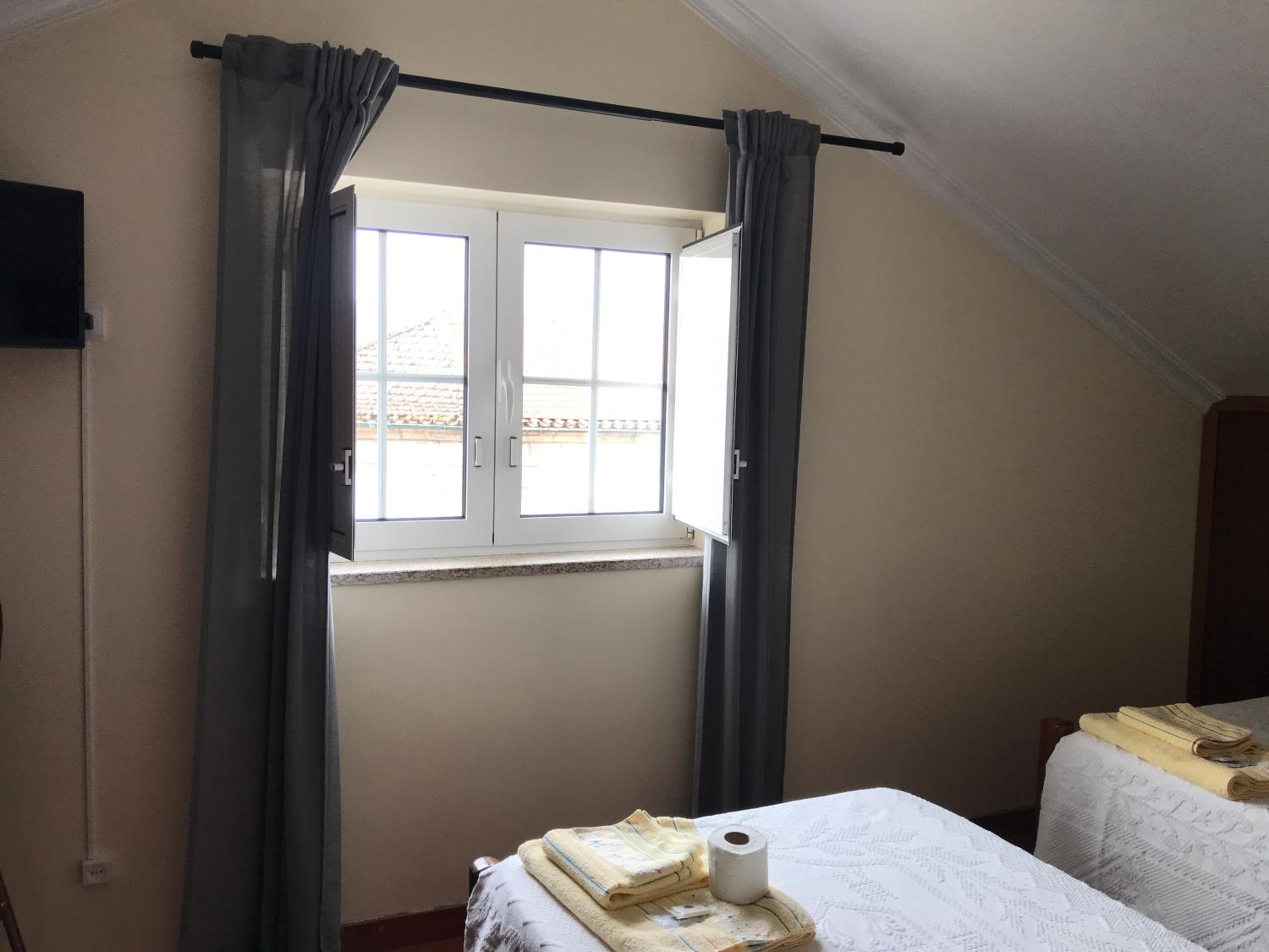Standard Twin Room with Shared Bathroom photo 2