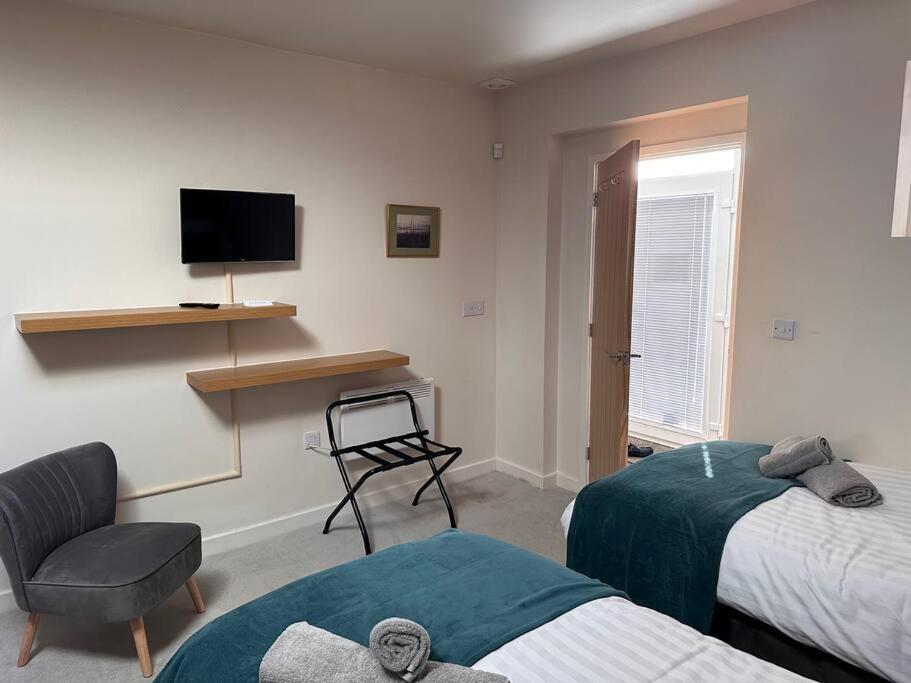 Two-Bedroom House photo 3