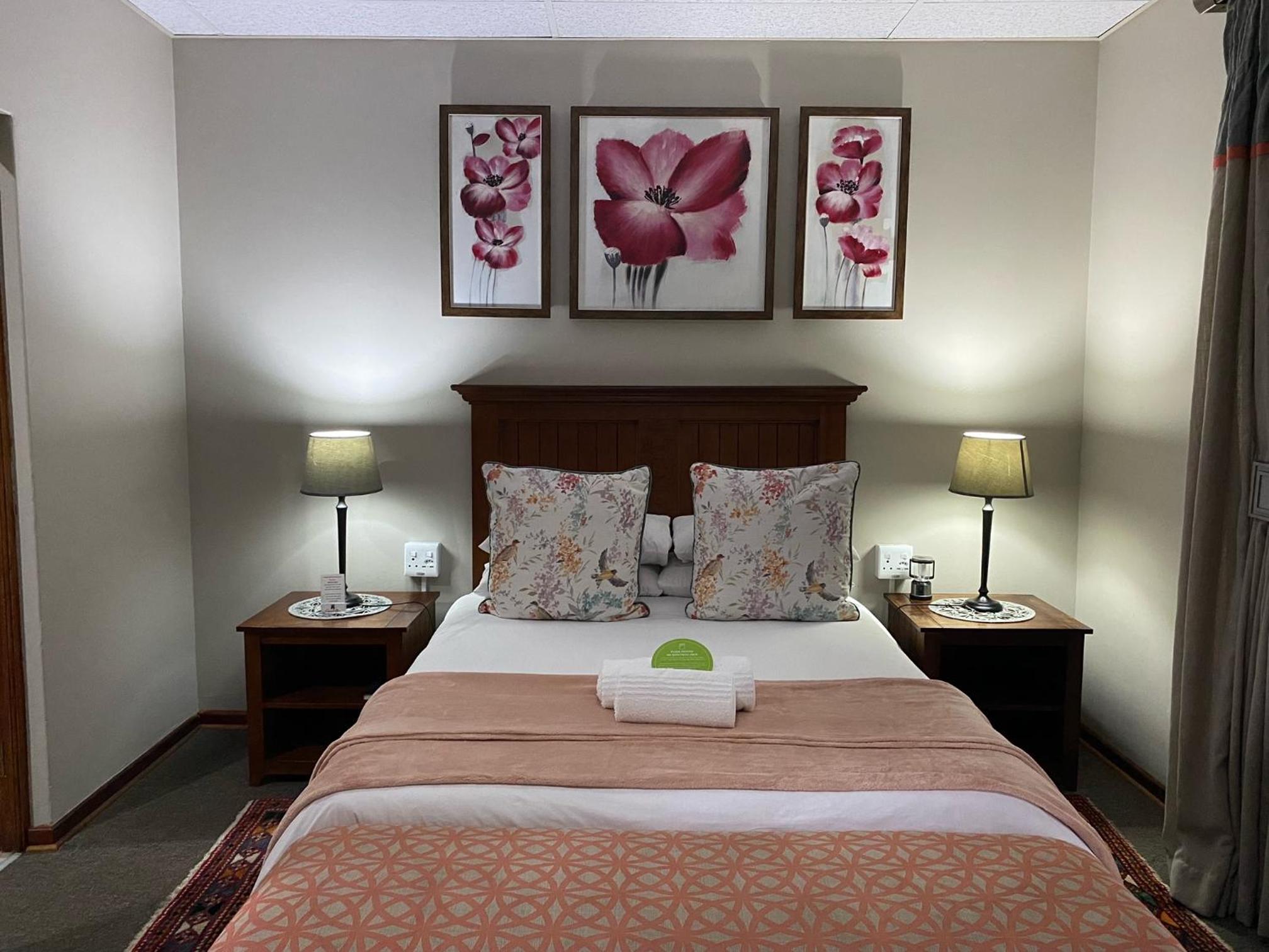 Double Room with Patio photo 2