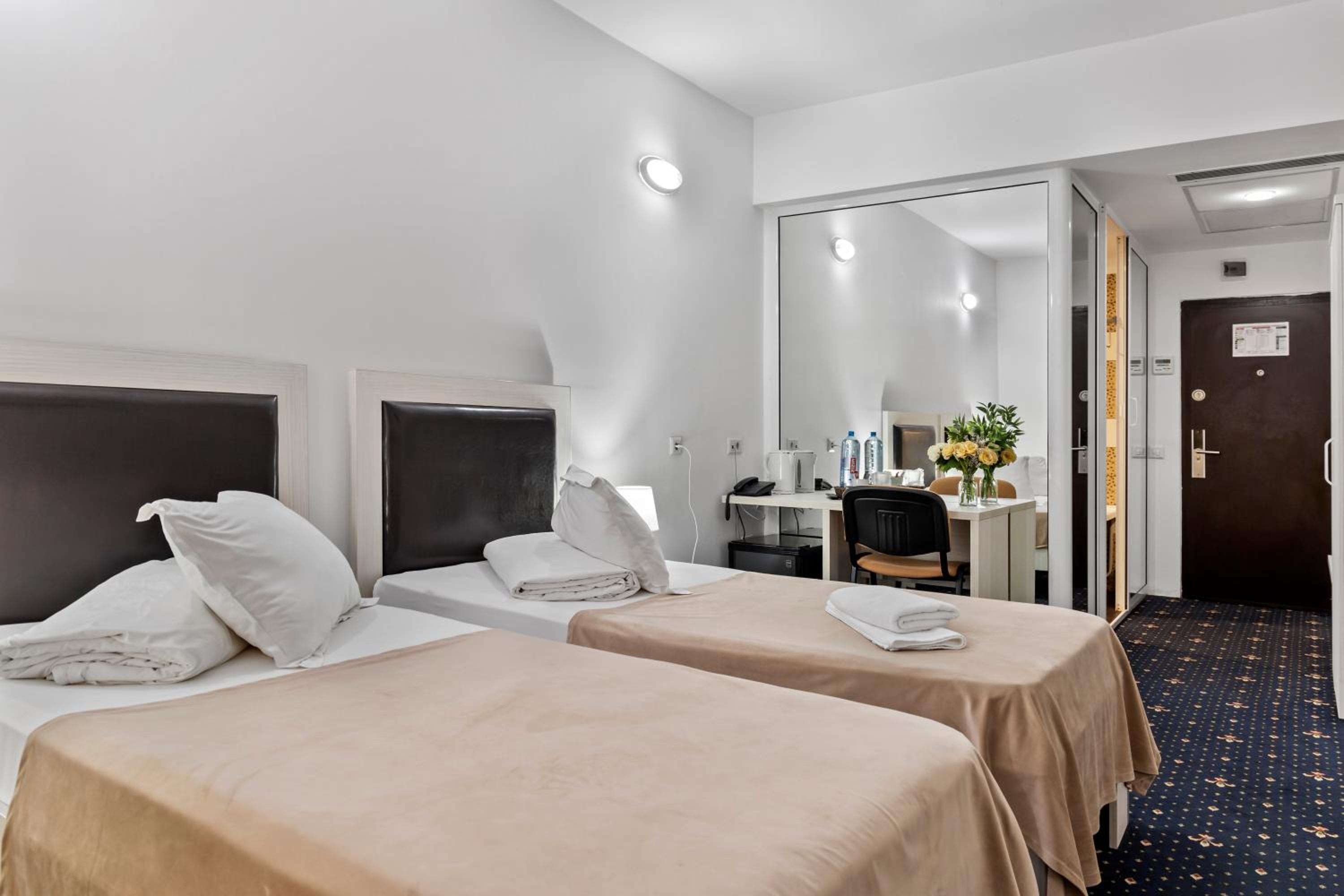 Superior Twin Room - Photo 3
