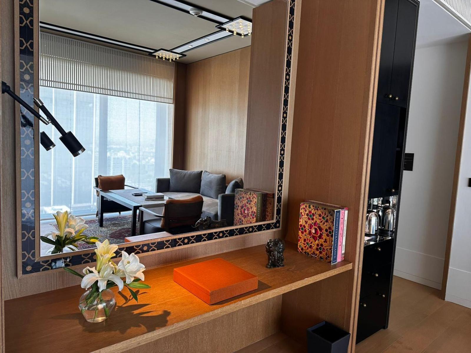 Grand King Suite, Club hours and 1 way Airport transfer - Photo 10