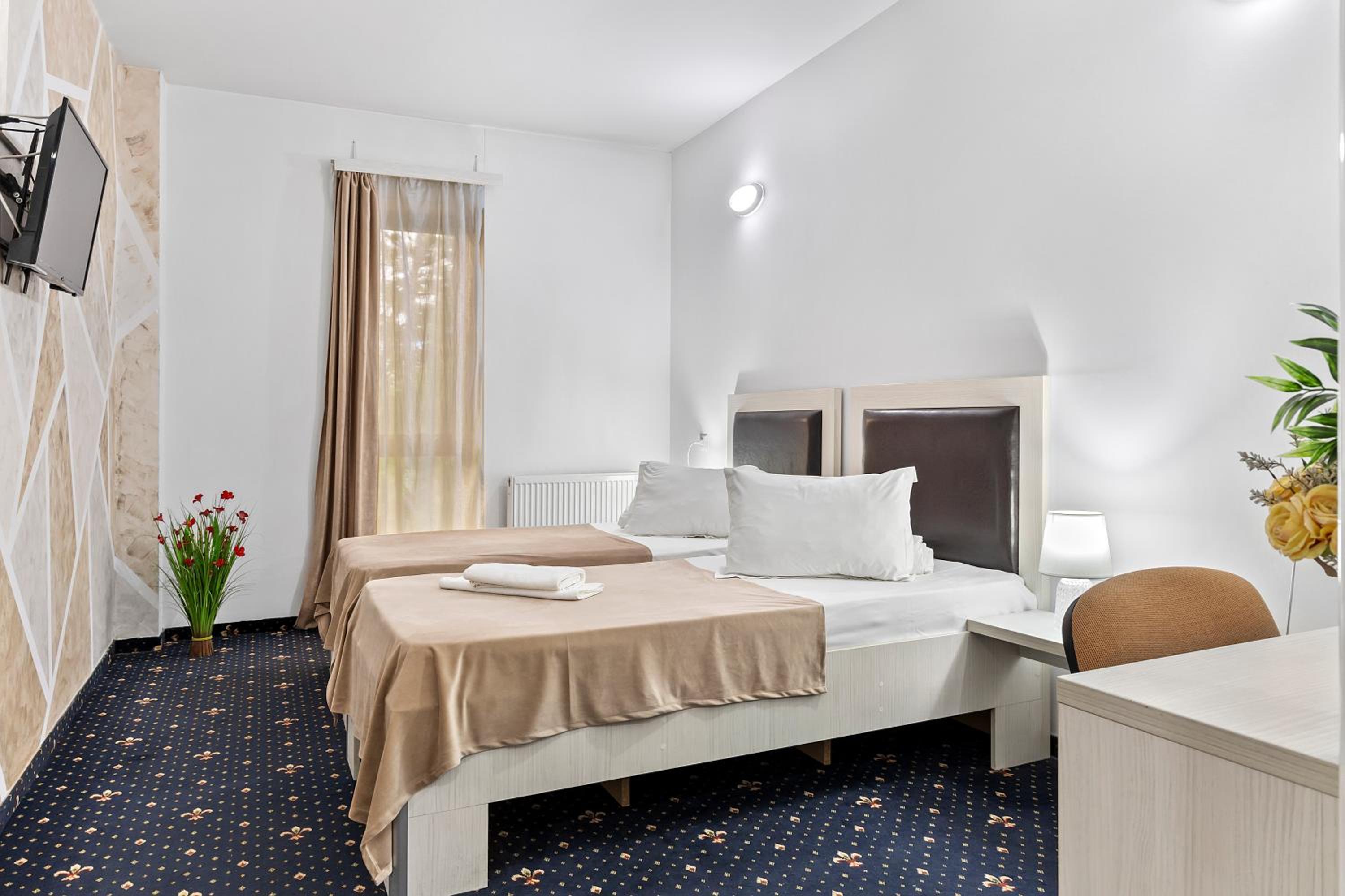 Superior Twin Room - Photo 11