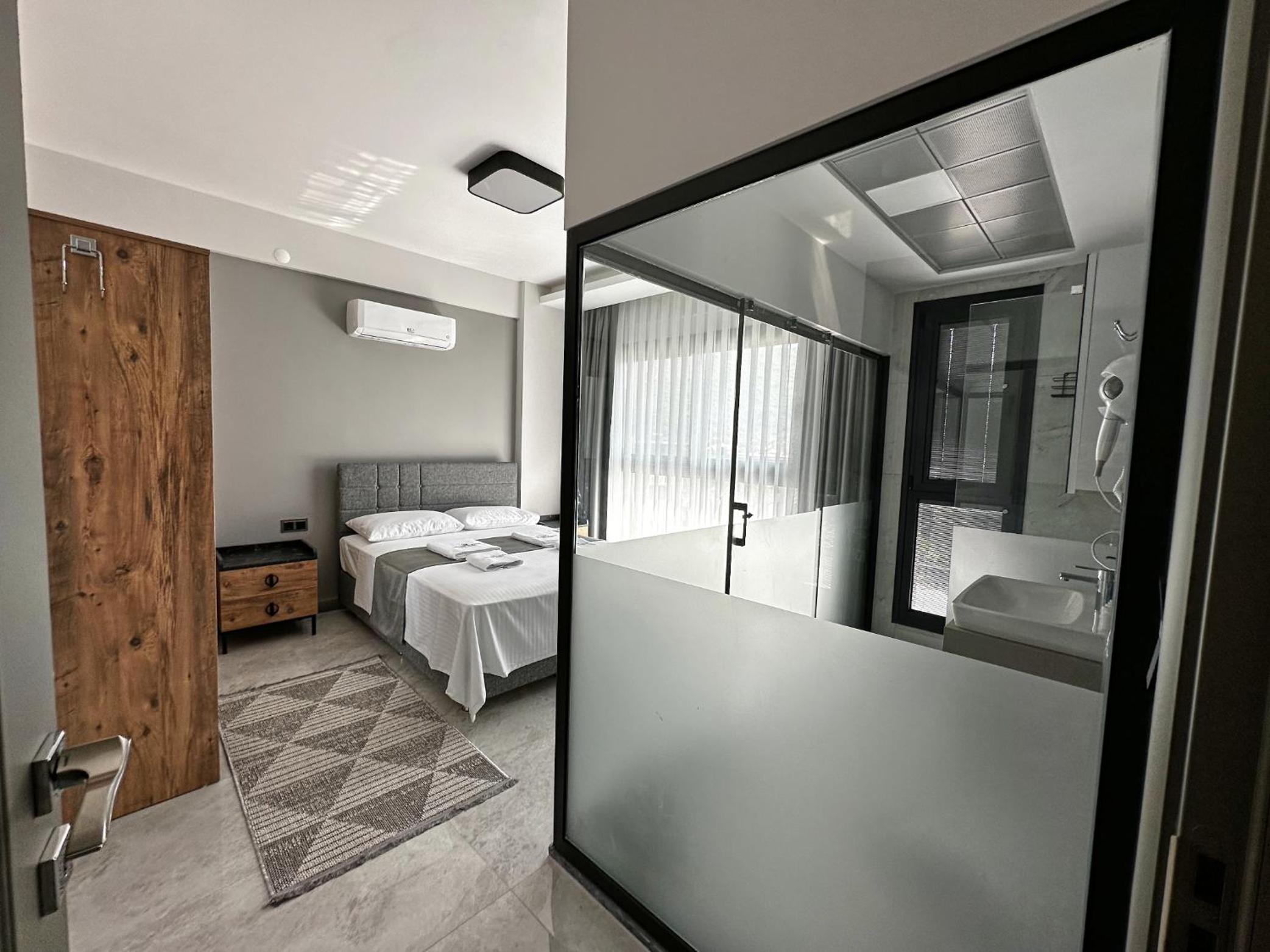 Superior Suite with Partial Sea View  photo 1