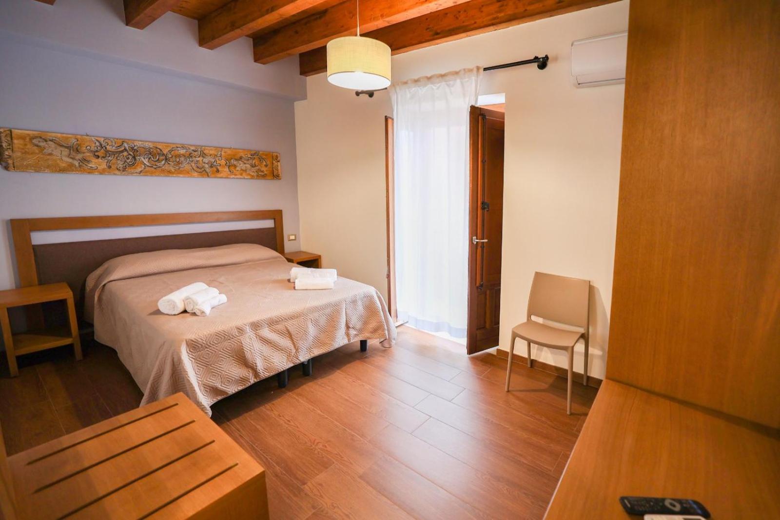 Deluxe Double or Twin Room with Balcony photo 1