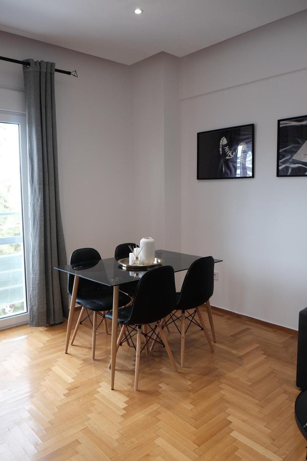 Two-Bedroom Apartment - Photo 5