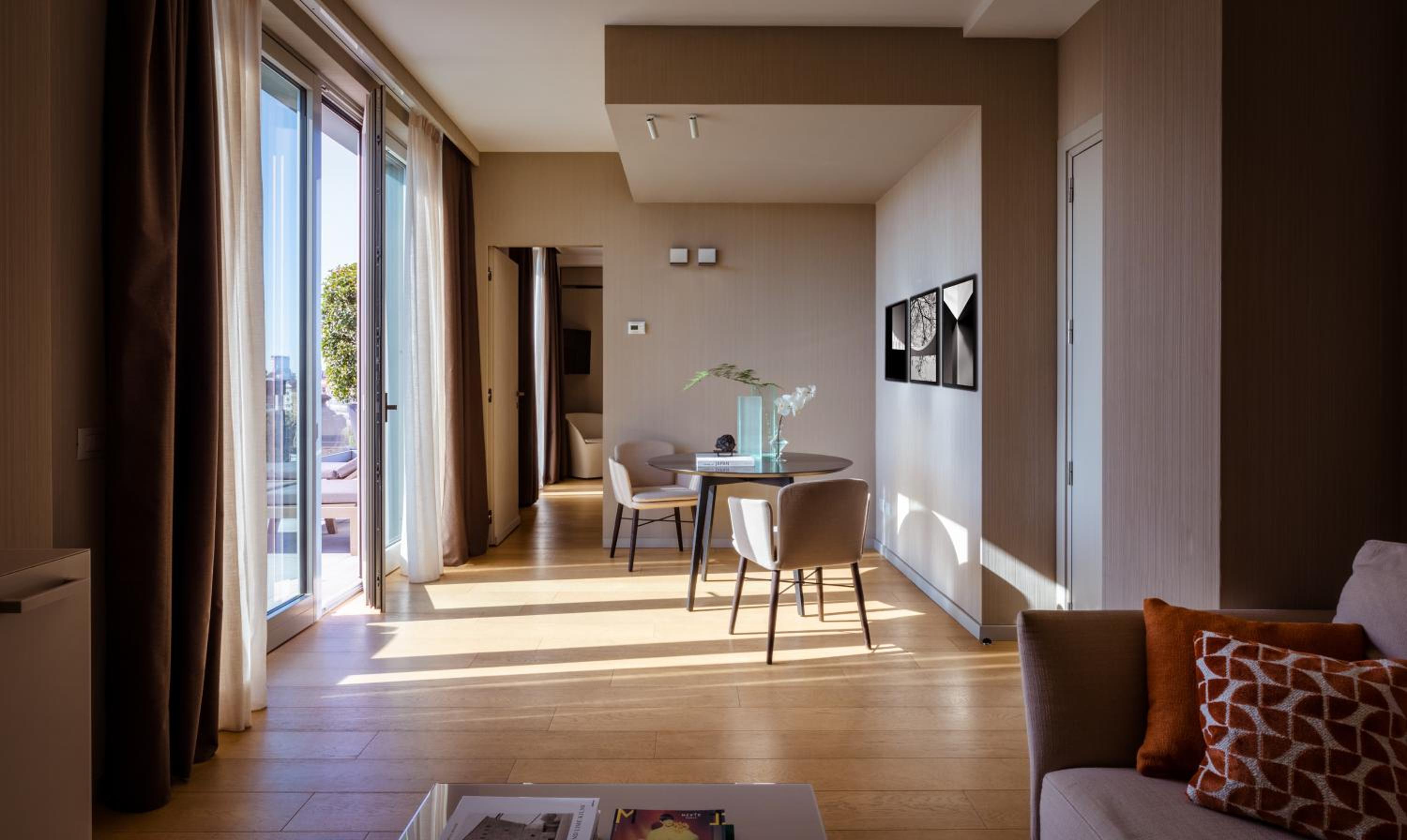 Suite with Spa Access (Non Smoking)