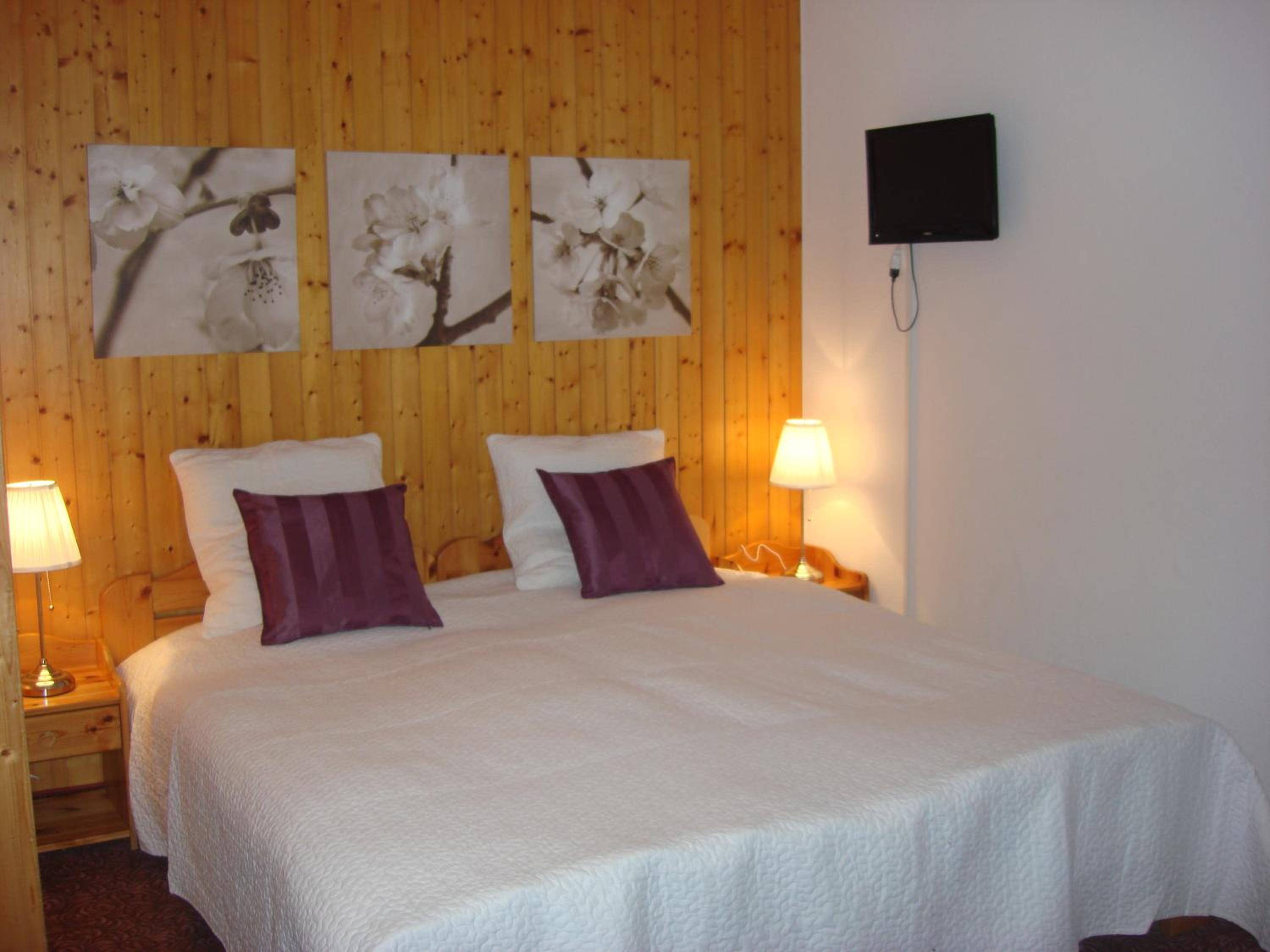 Double Room - Photo 6