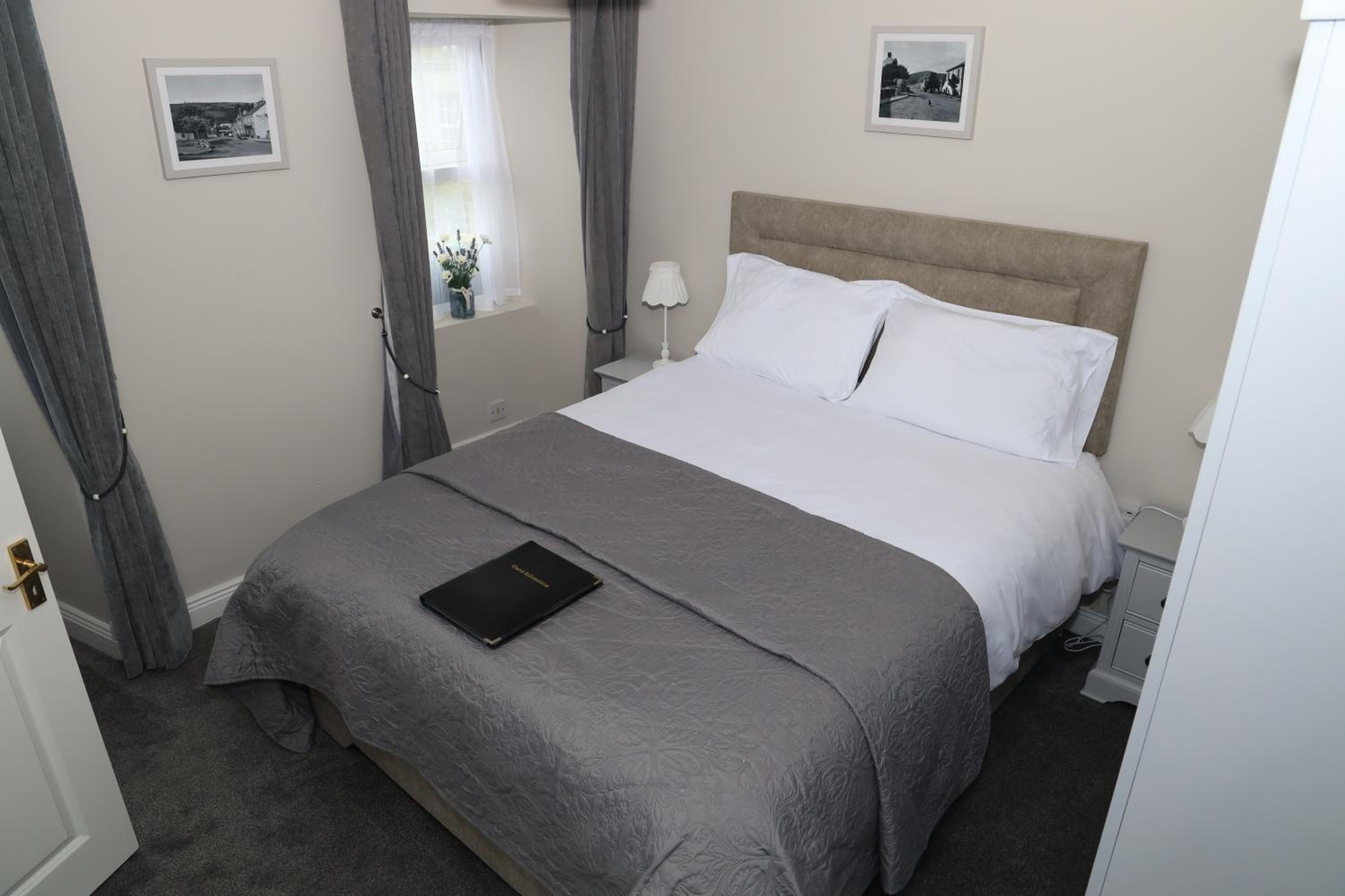Double Room with Private Bathroom - Photo 15
