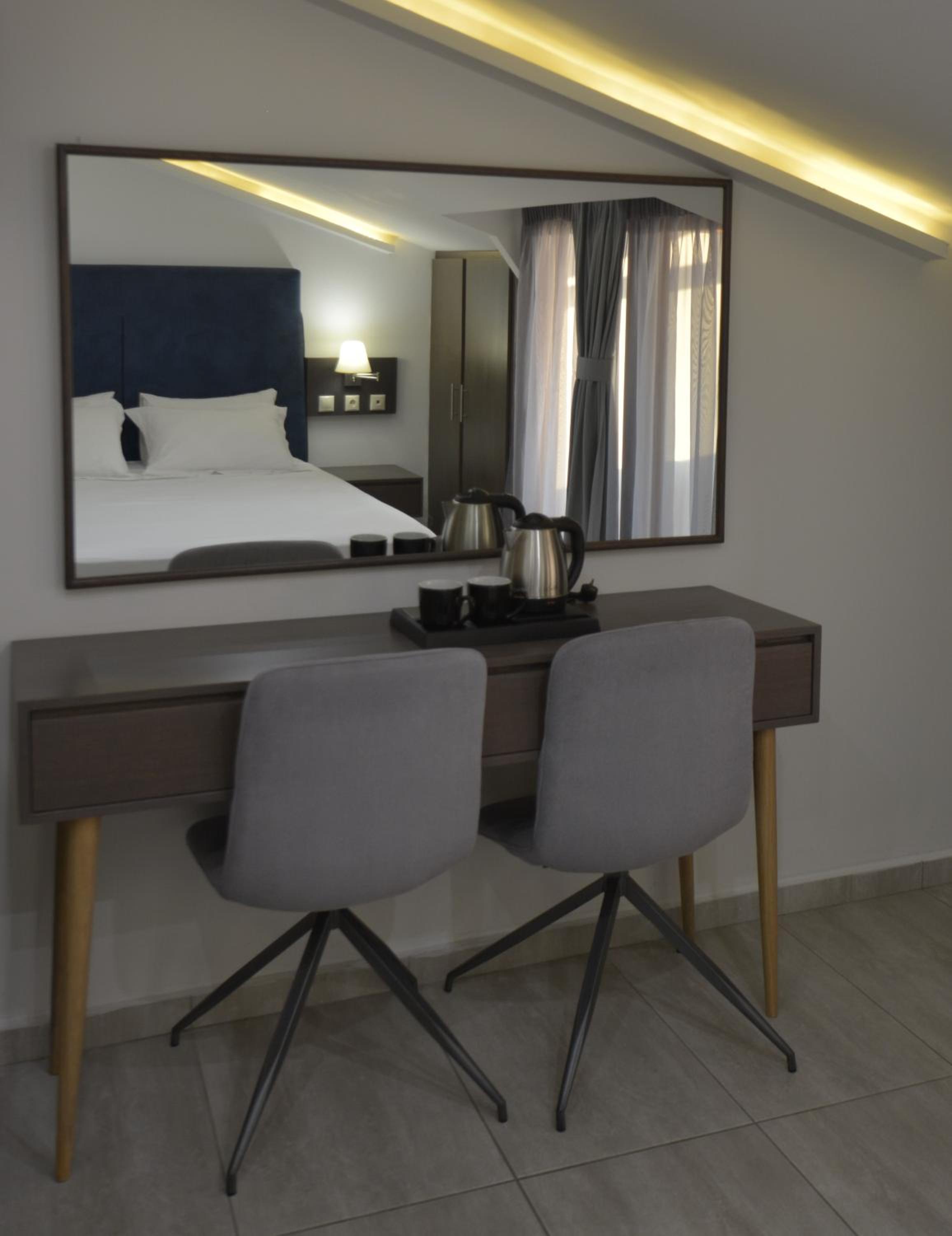 Attic Double Room with Balcony - Photo 4