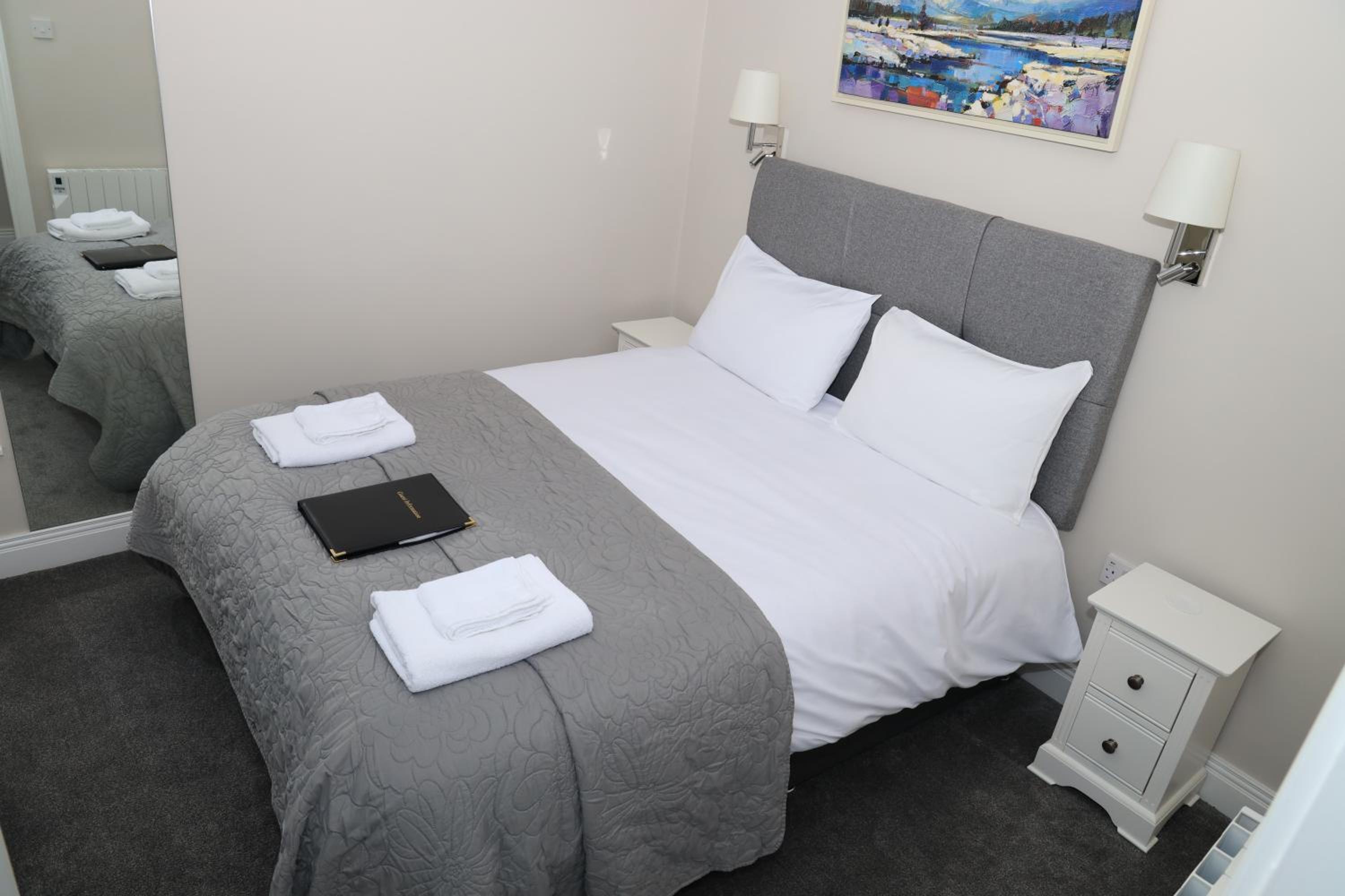 Small Double Room - Photo 7