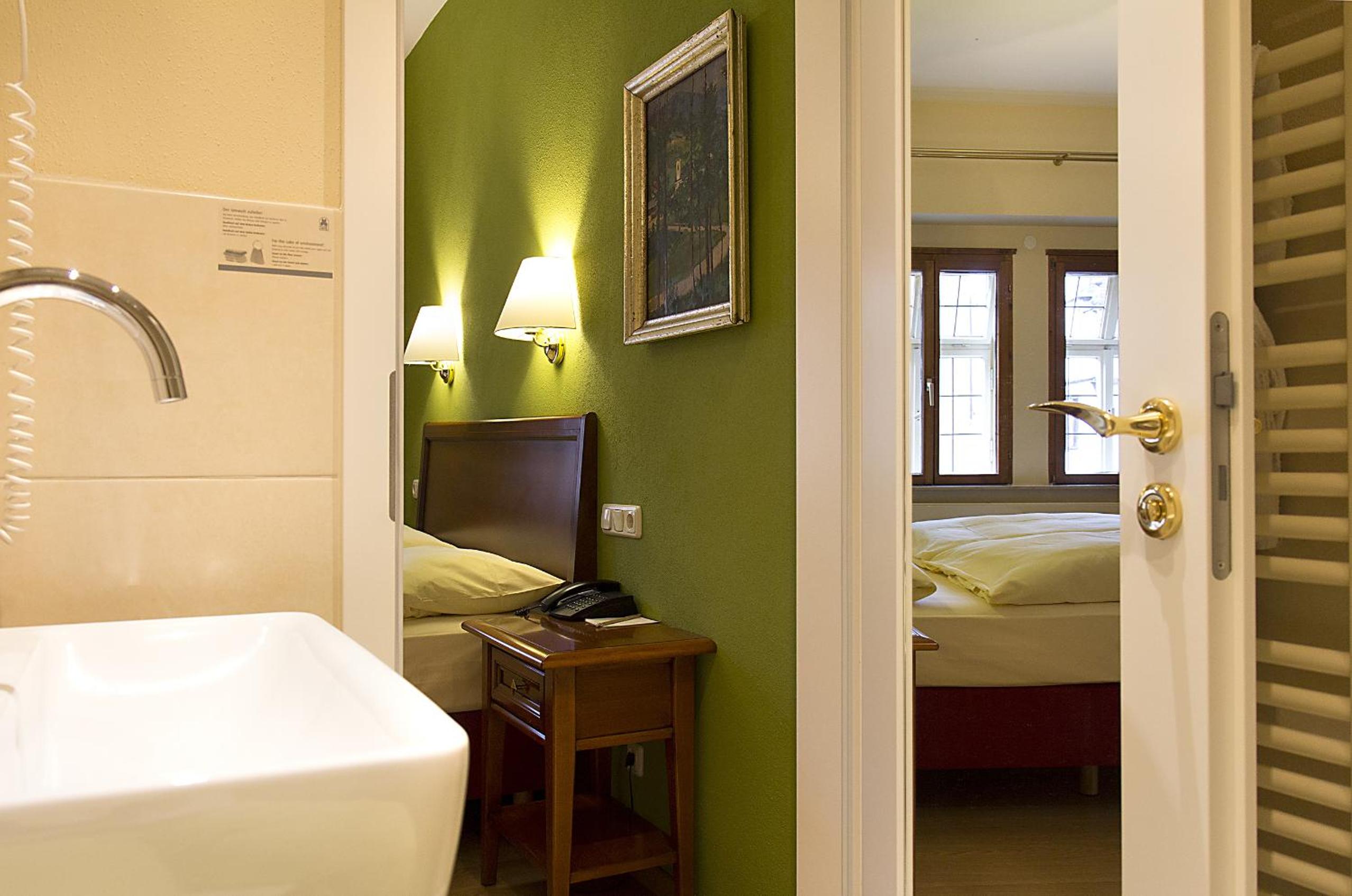 Standard Double Room photo 2