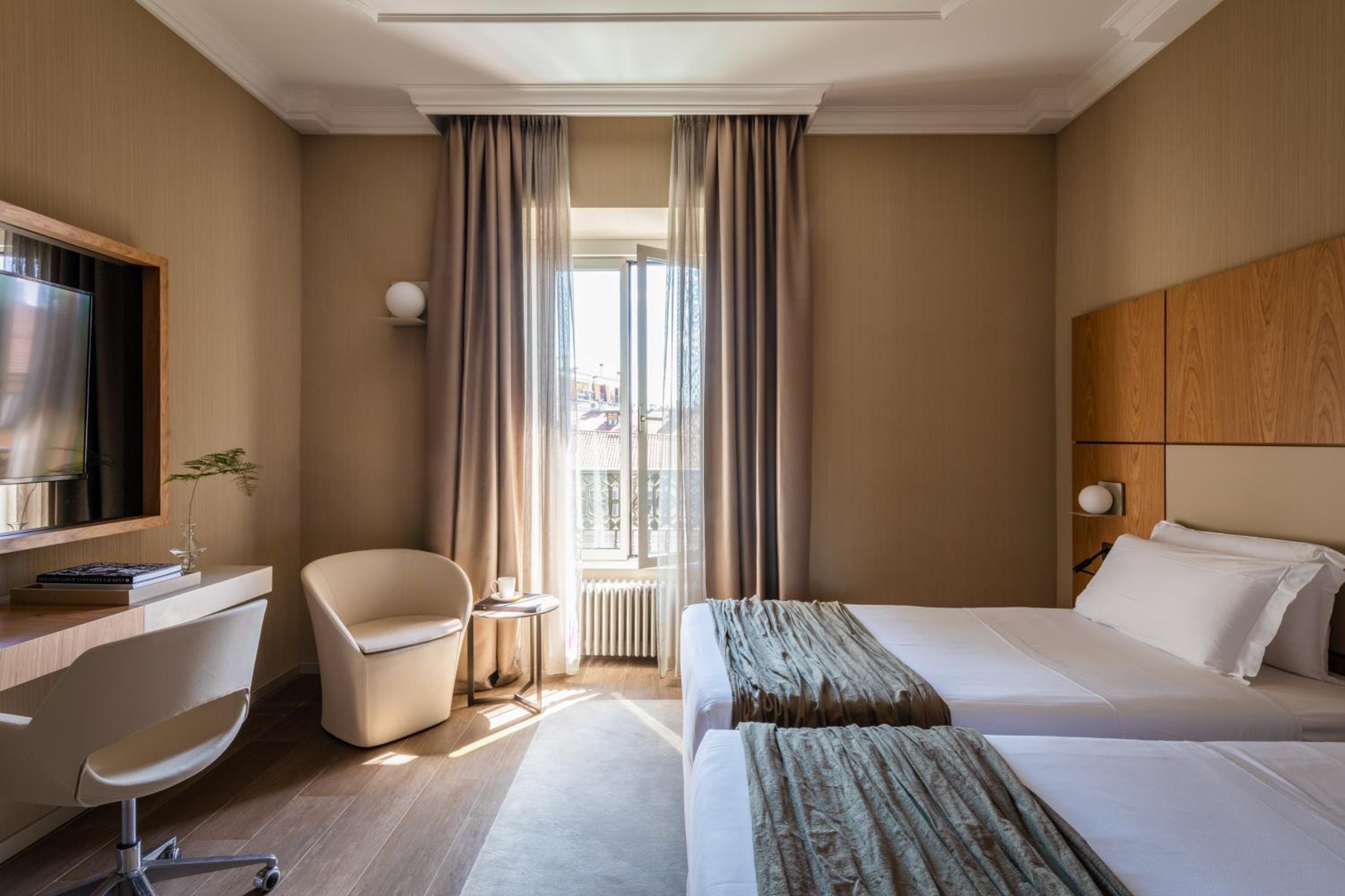 Deluxe Twin Room - Photo 1