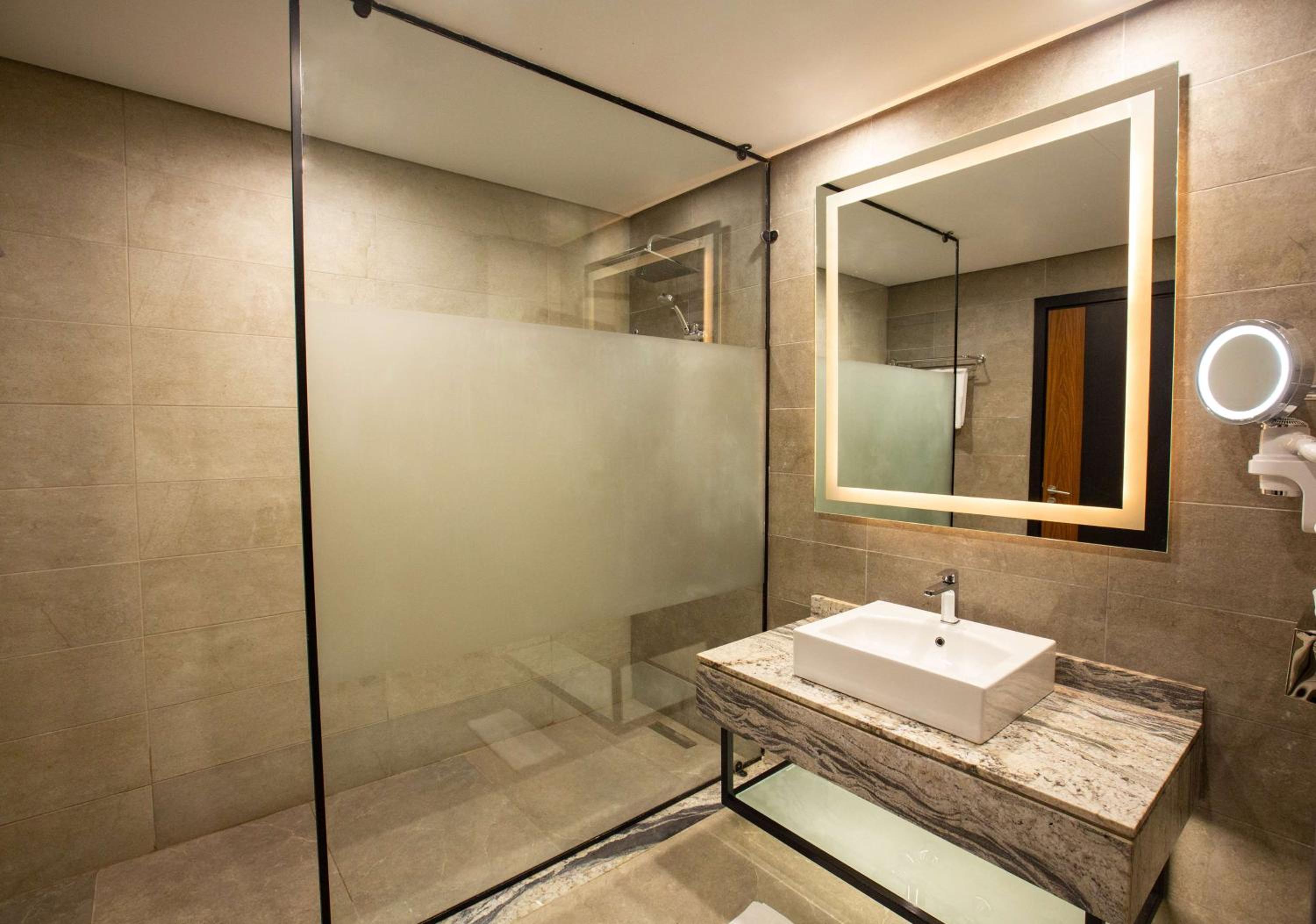Premium Room with Terrace - Photo 13