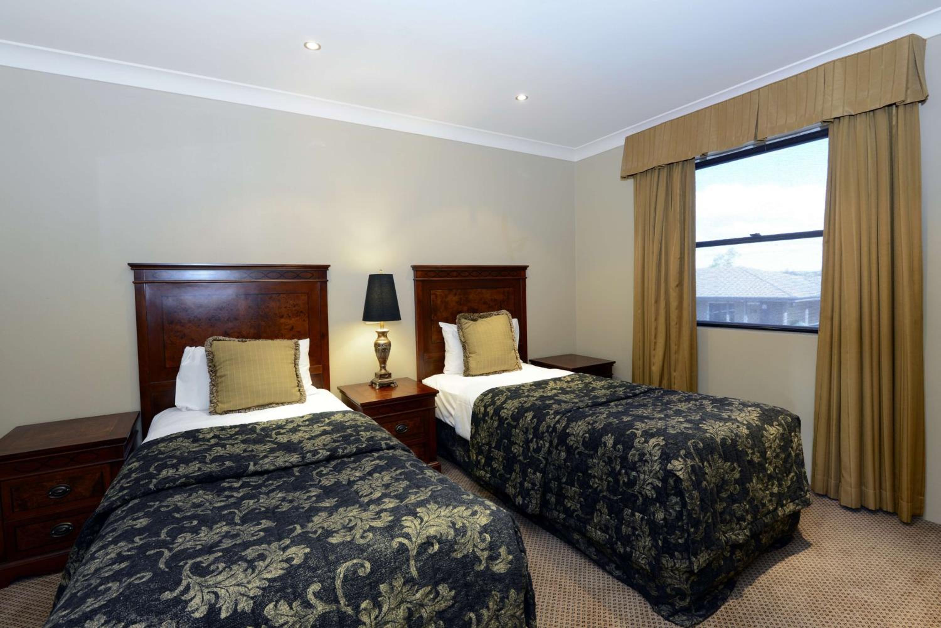 Two-Bedroom Suite - Photo 2
