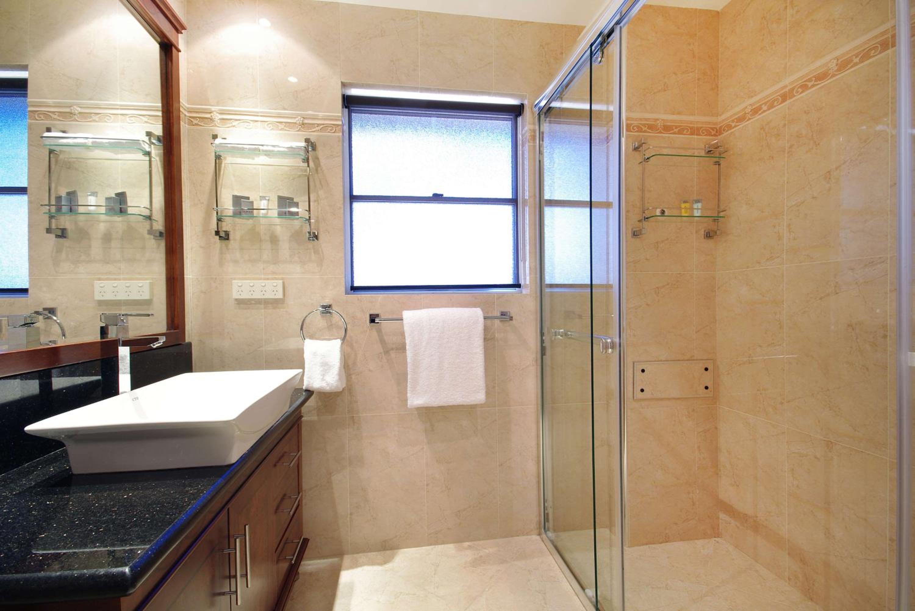 Two-Bedroom Suite - Photo 3