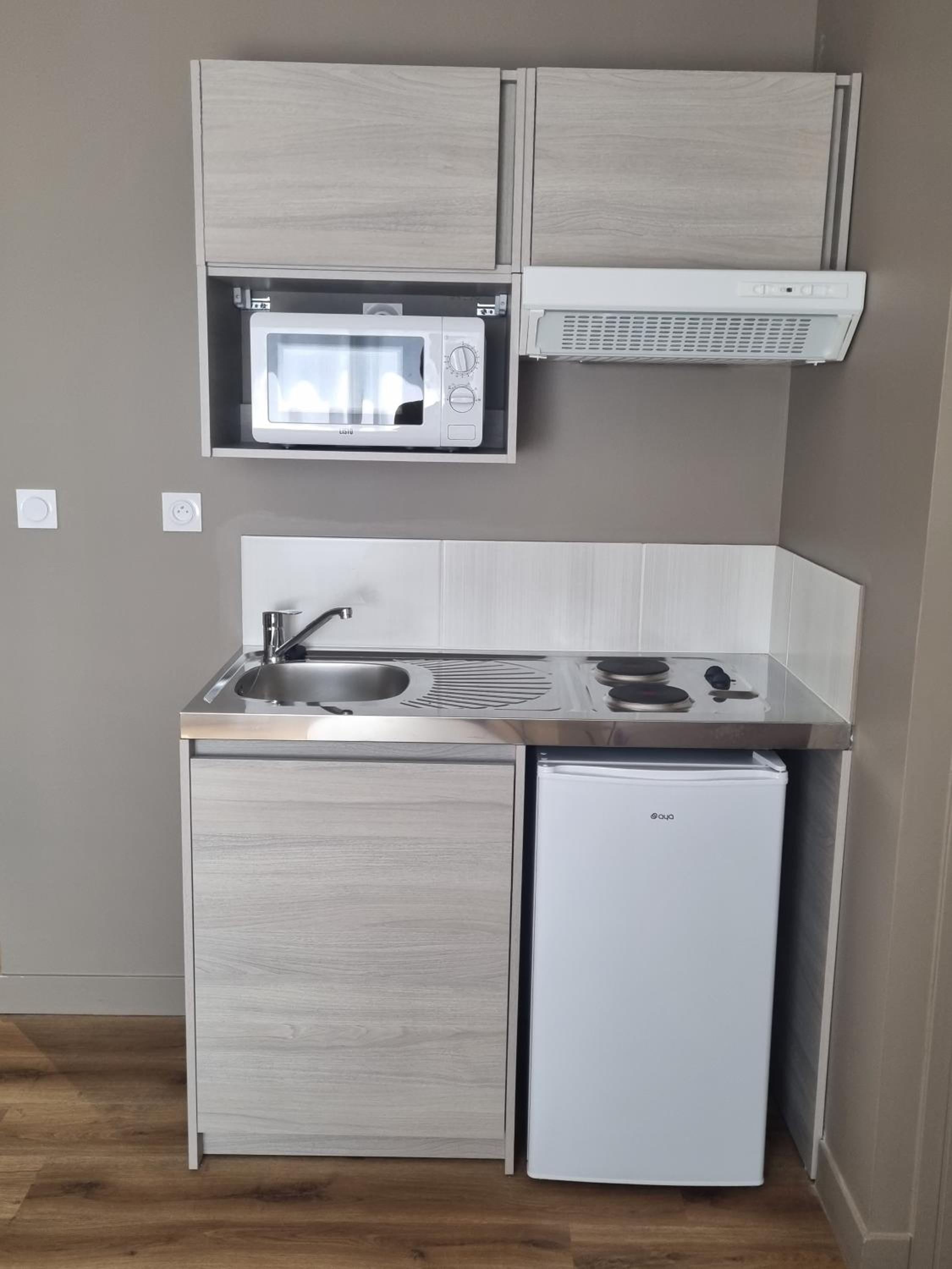 Superior Quadruple Room with a Sofa Bed and a Kitchenette - Photo 6