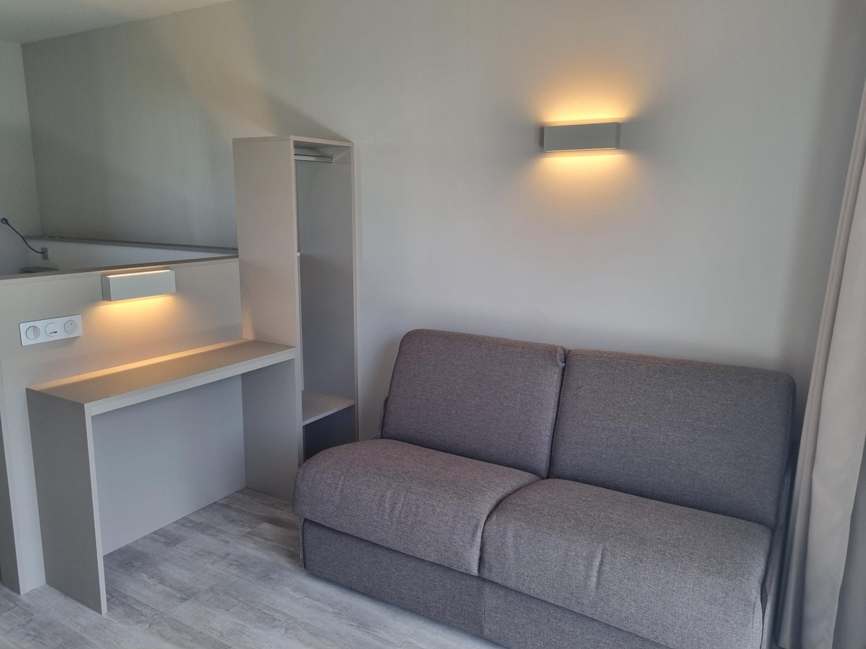 Superior Quadruple Room with a Sofa Bed and a Kitchenette - Photo 4