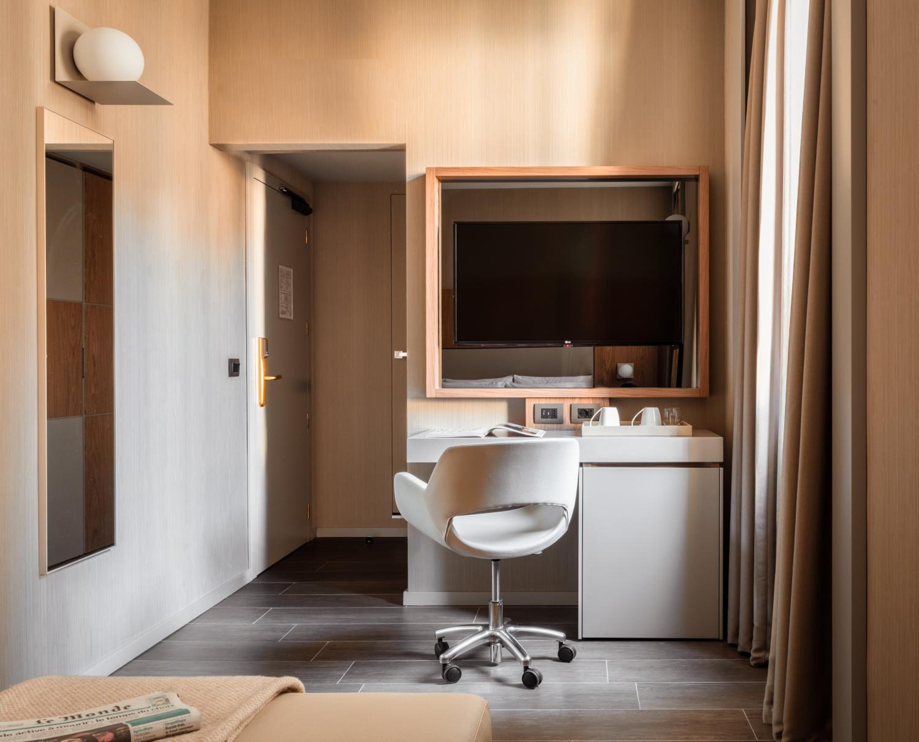 Superior Double Room with One Double Bed and 2 Adults Occupancy (Non Smoking)