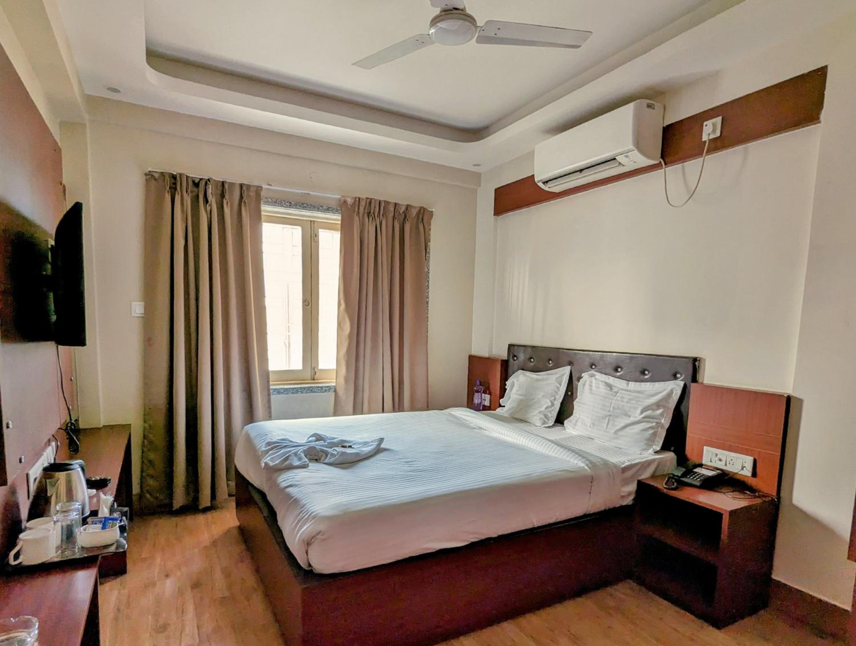 Superior King Room - Photo 6